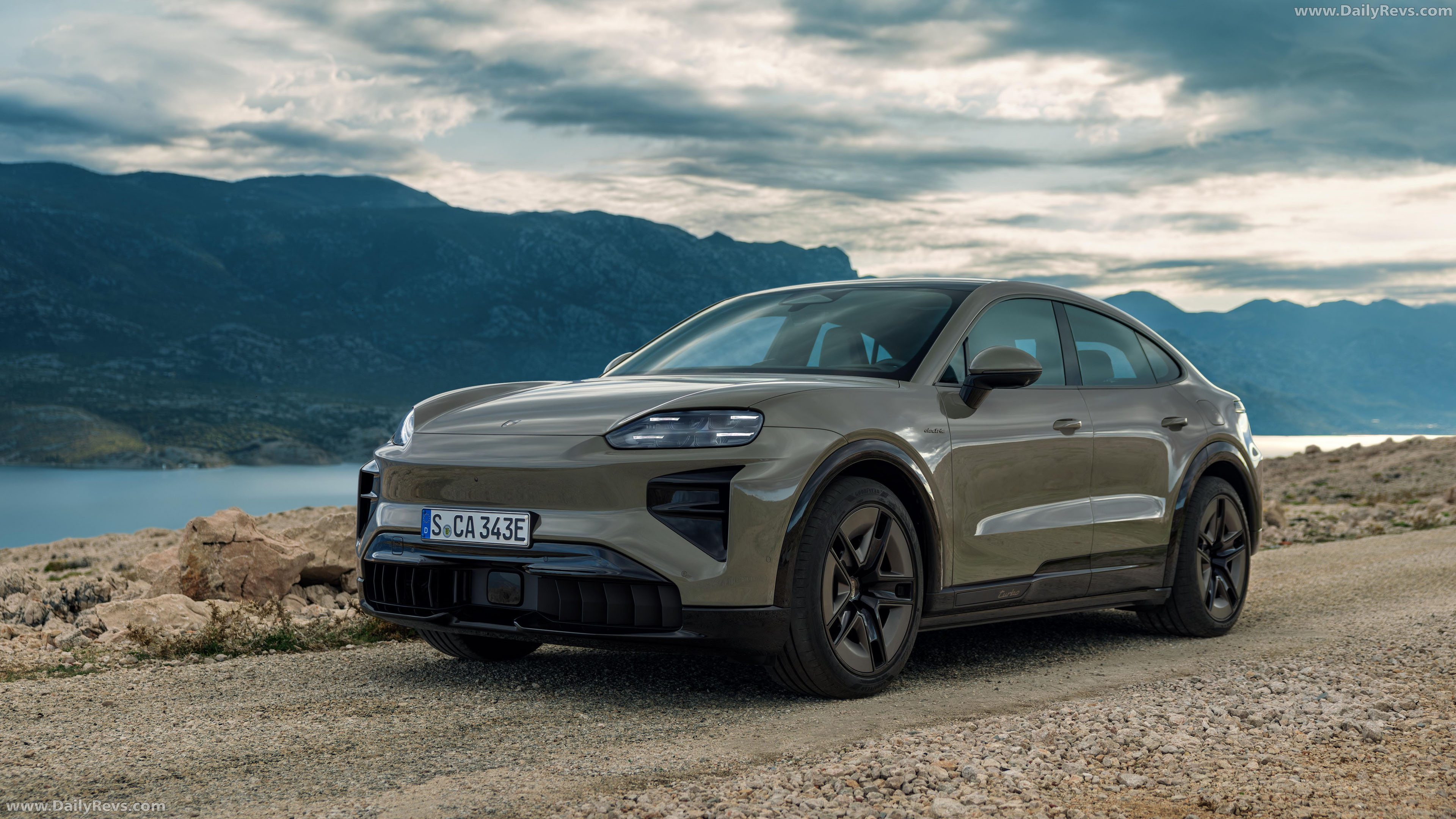 2027 Porsche Cayenne Turbo Coupe Electric Front View
