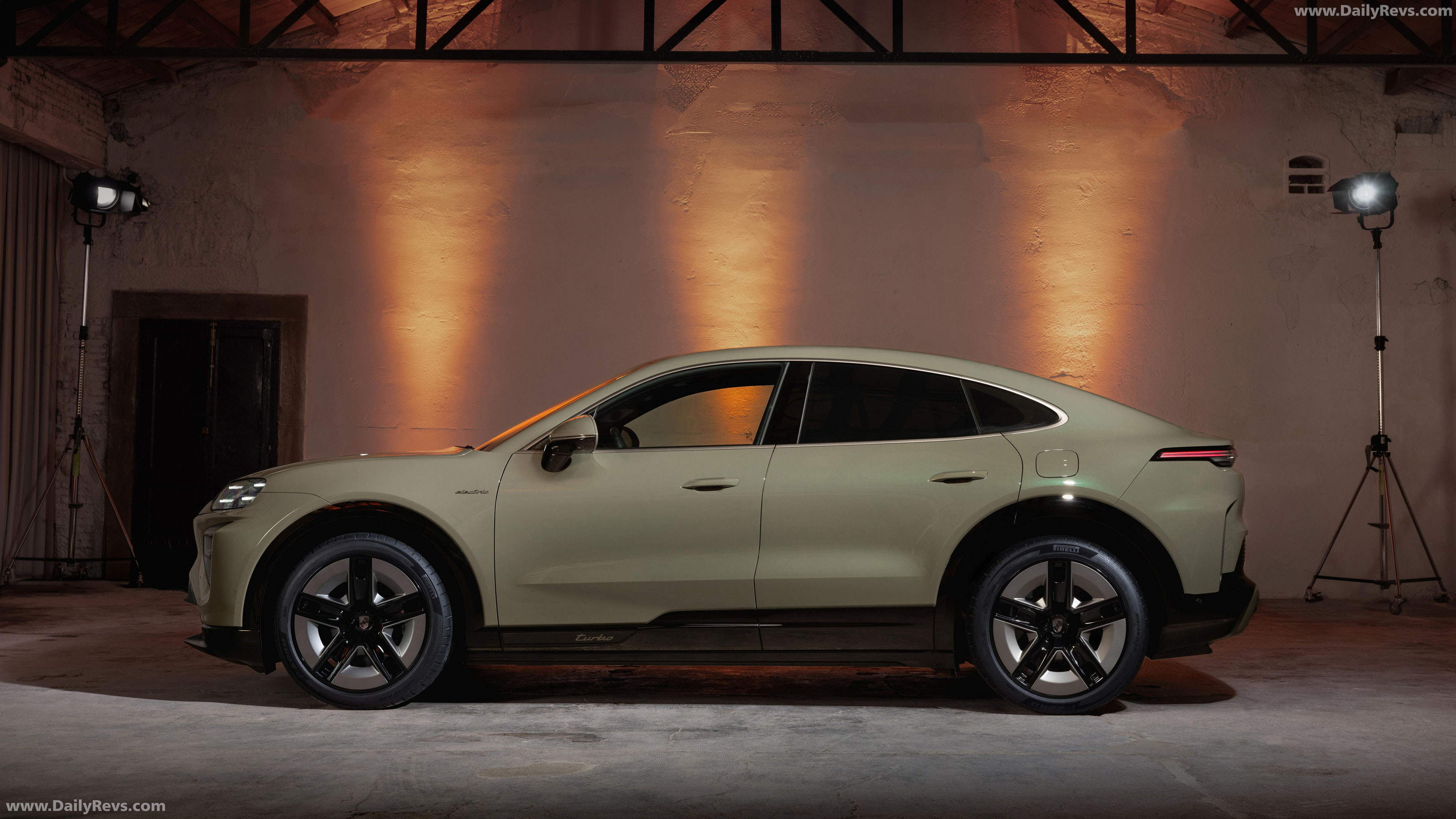 2027 Porsche Cayenne Turbo Coupe Electric Side View