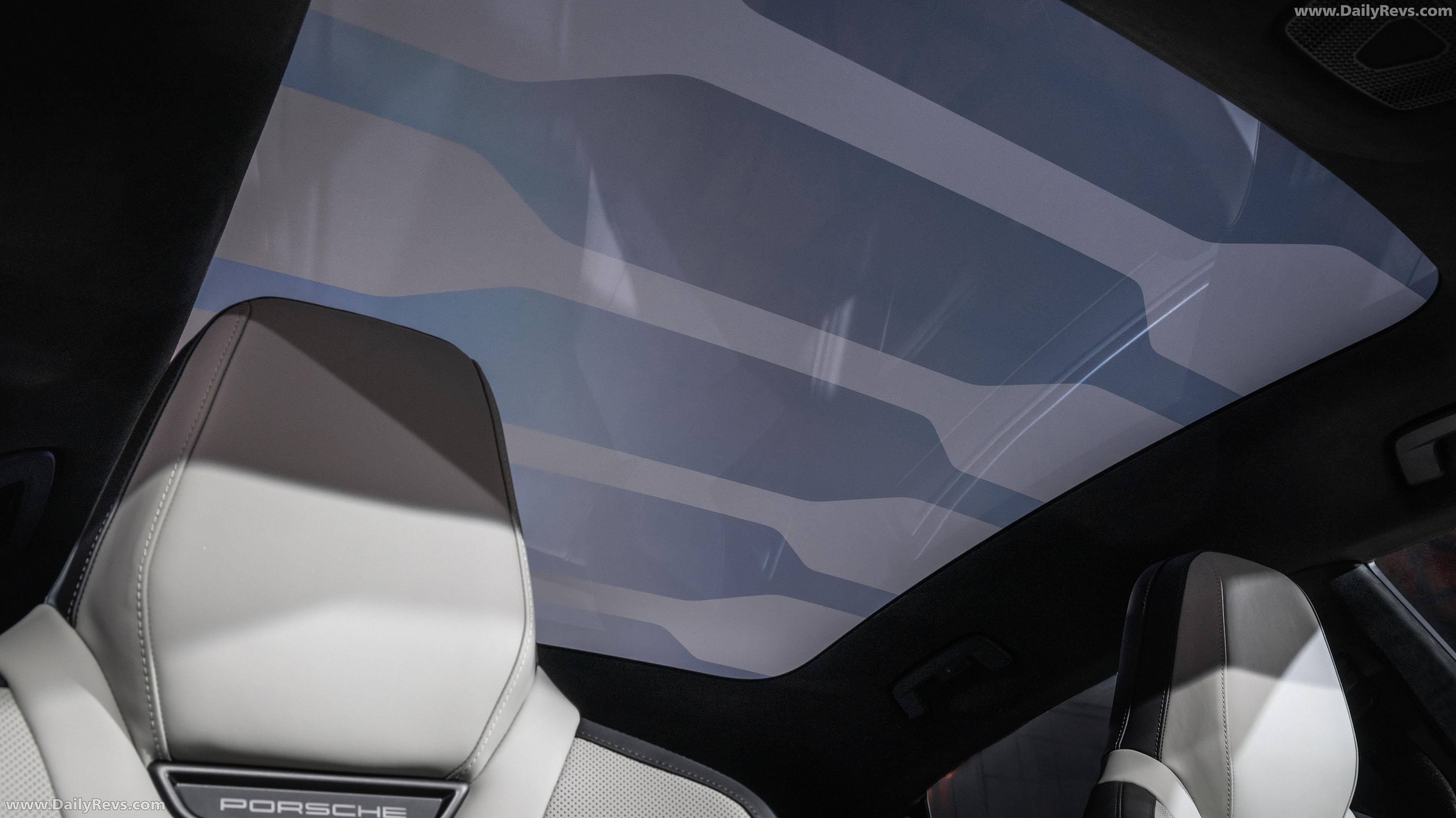 2027 Porsche Cayenne Turbo Coupe Electric Interior