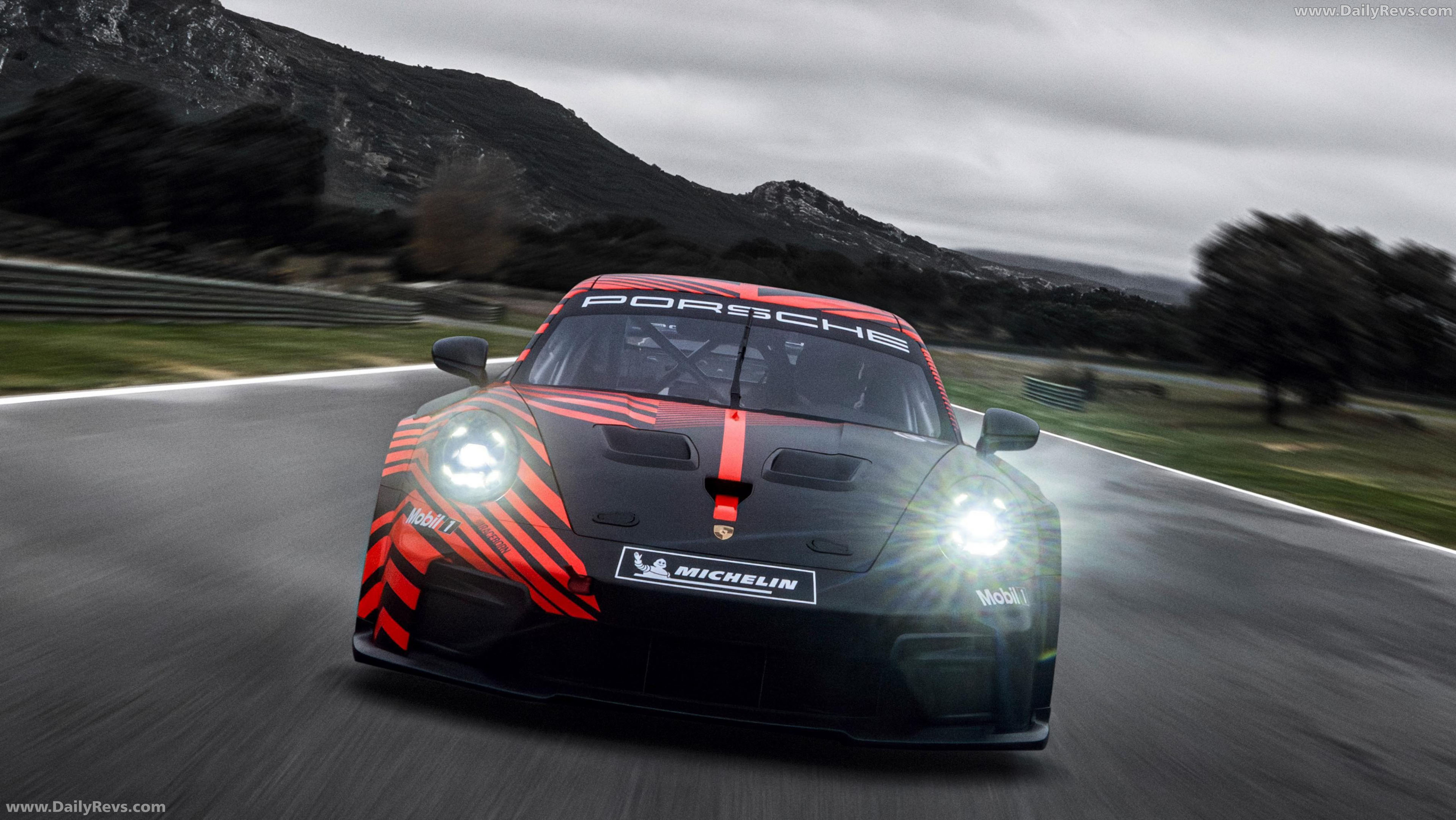 2027 Porsche 911 GT4 R 992 ll Front View