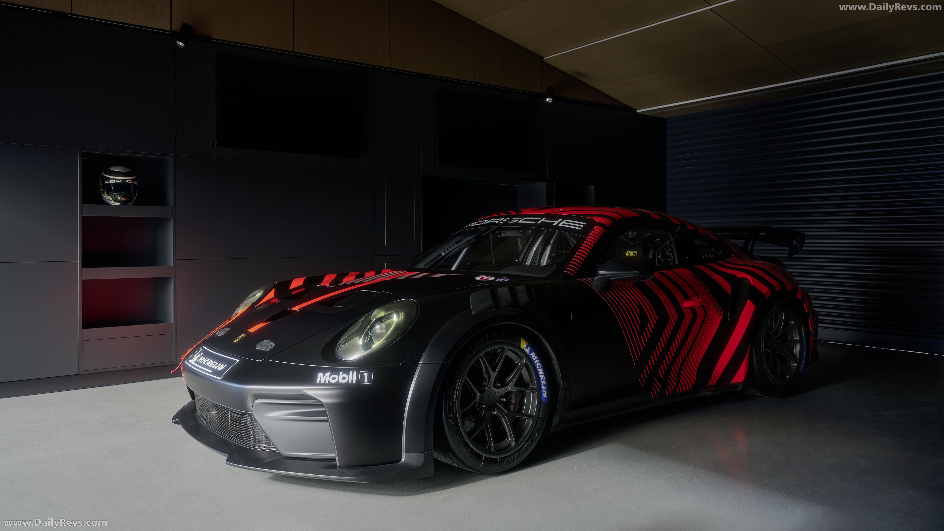 2027 Porsche 911 GT4 R 992 ll Front View