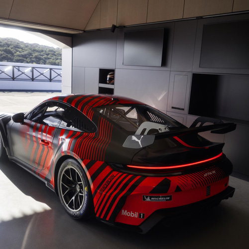 2027 Porsche 911 GT4 R 992 ll Rear View