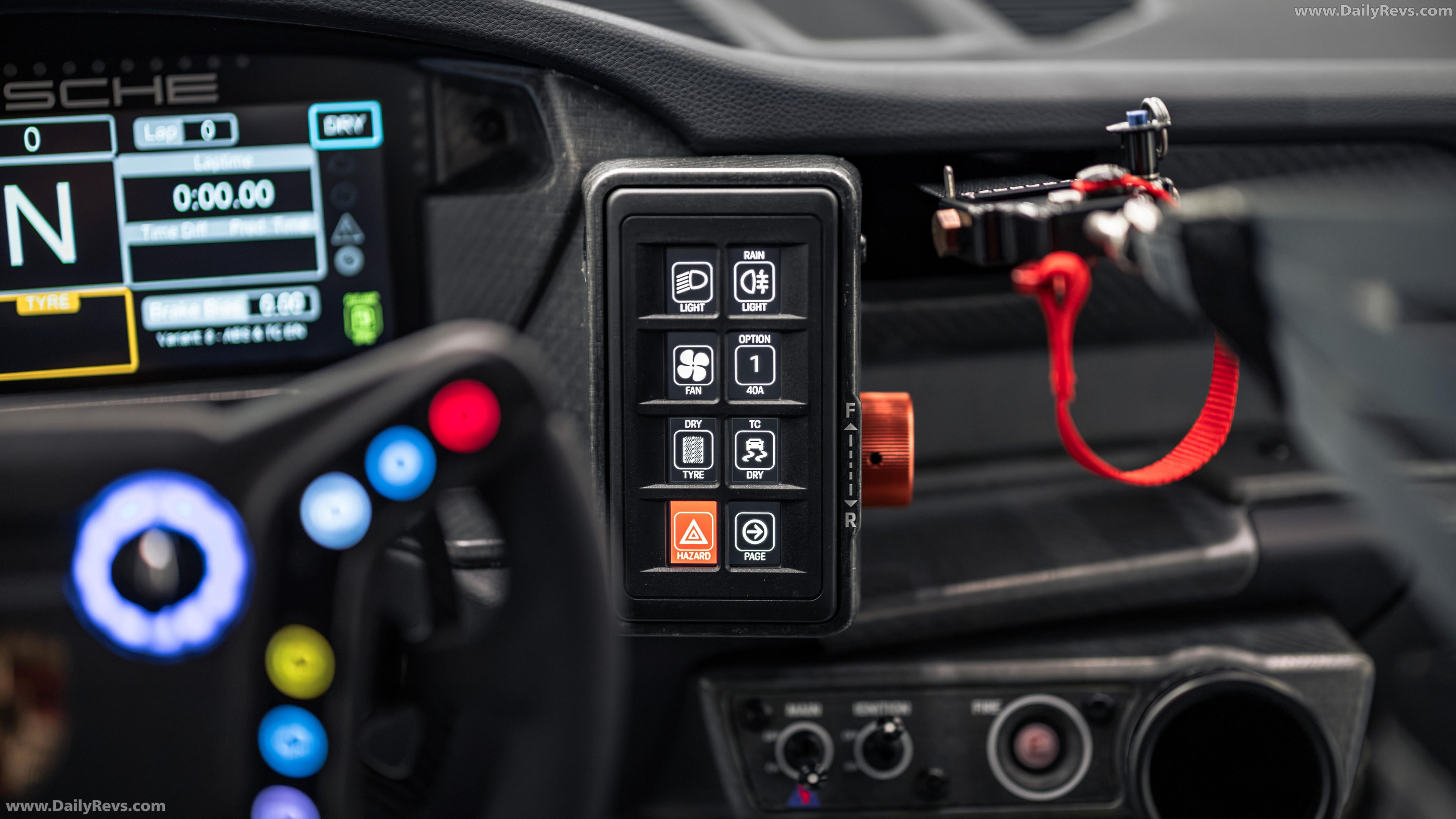 2027 Porsche 911 GT4 R 992 ll Interior