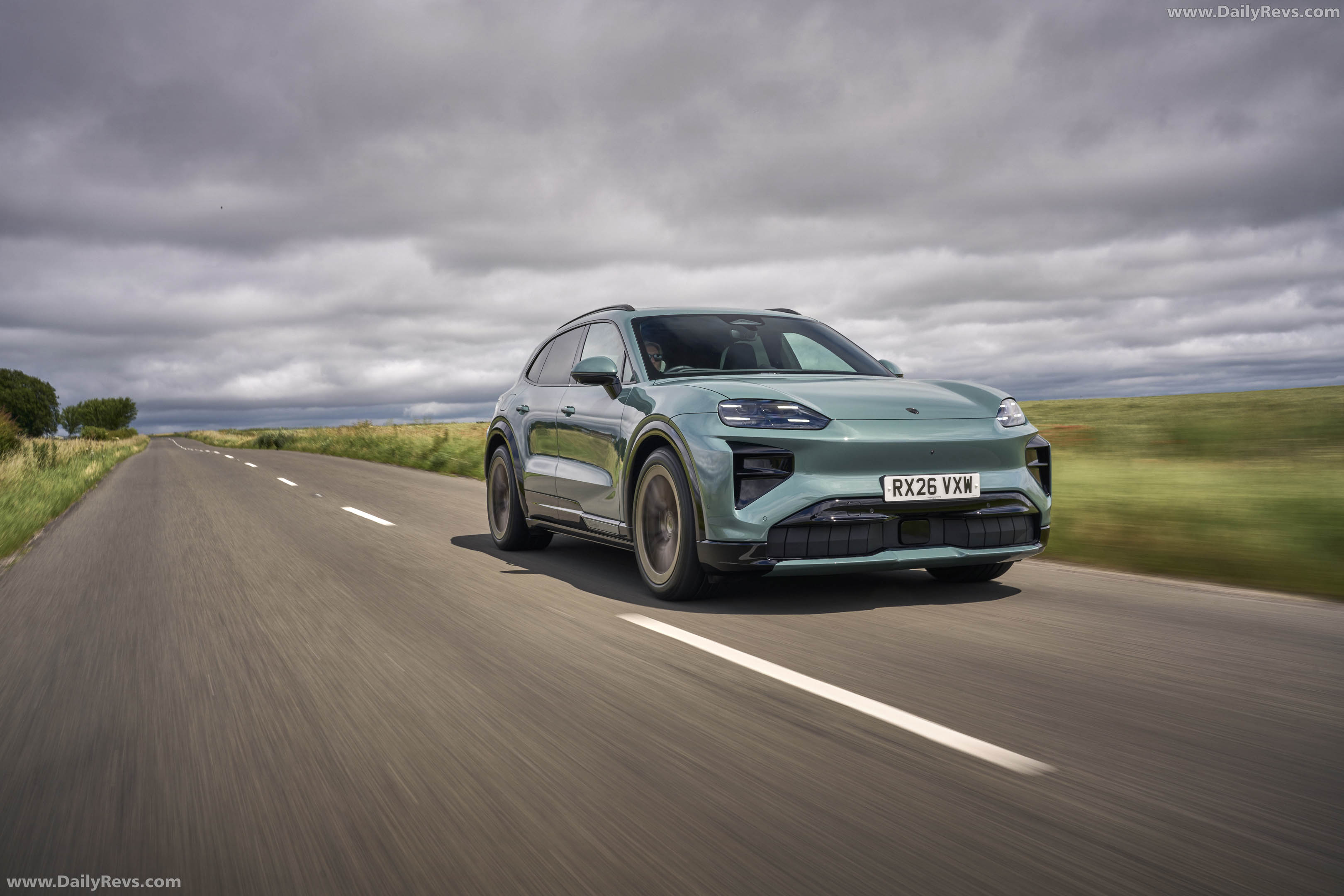2027 Porsche Cayenne Turbo Electric E4 UK Version Front View