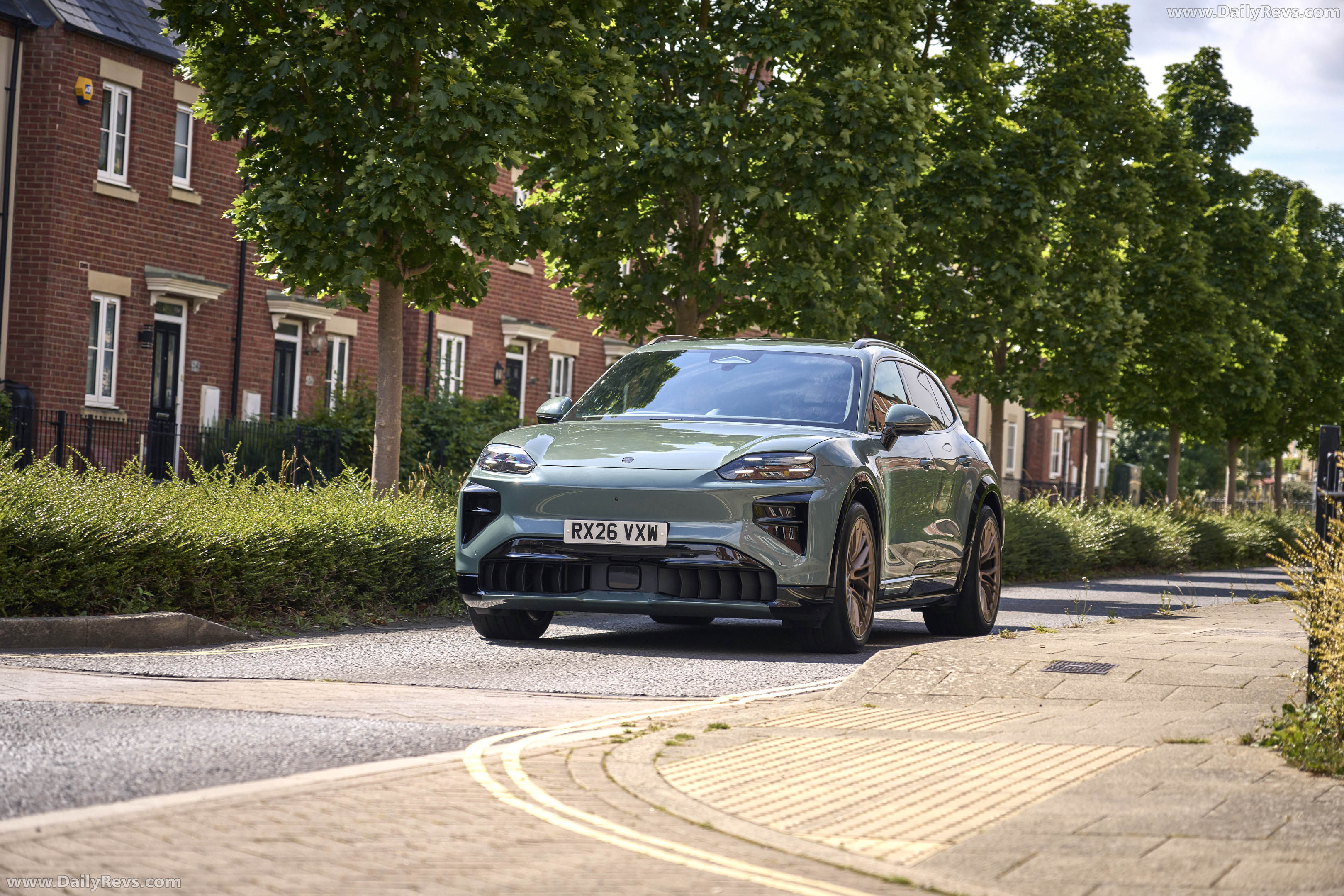 2027 Porsche Cayenne Turbo Electric E4 UK Version Front View