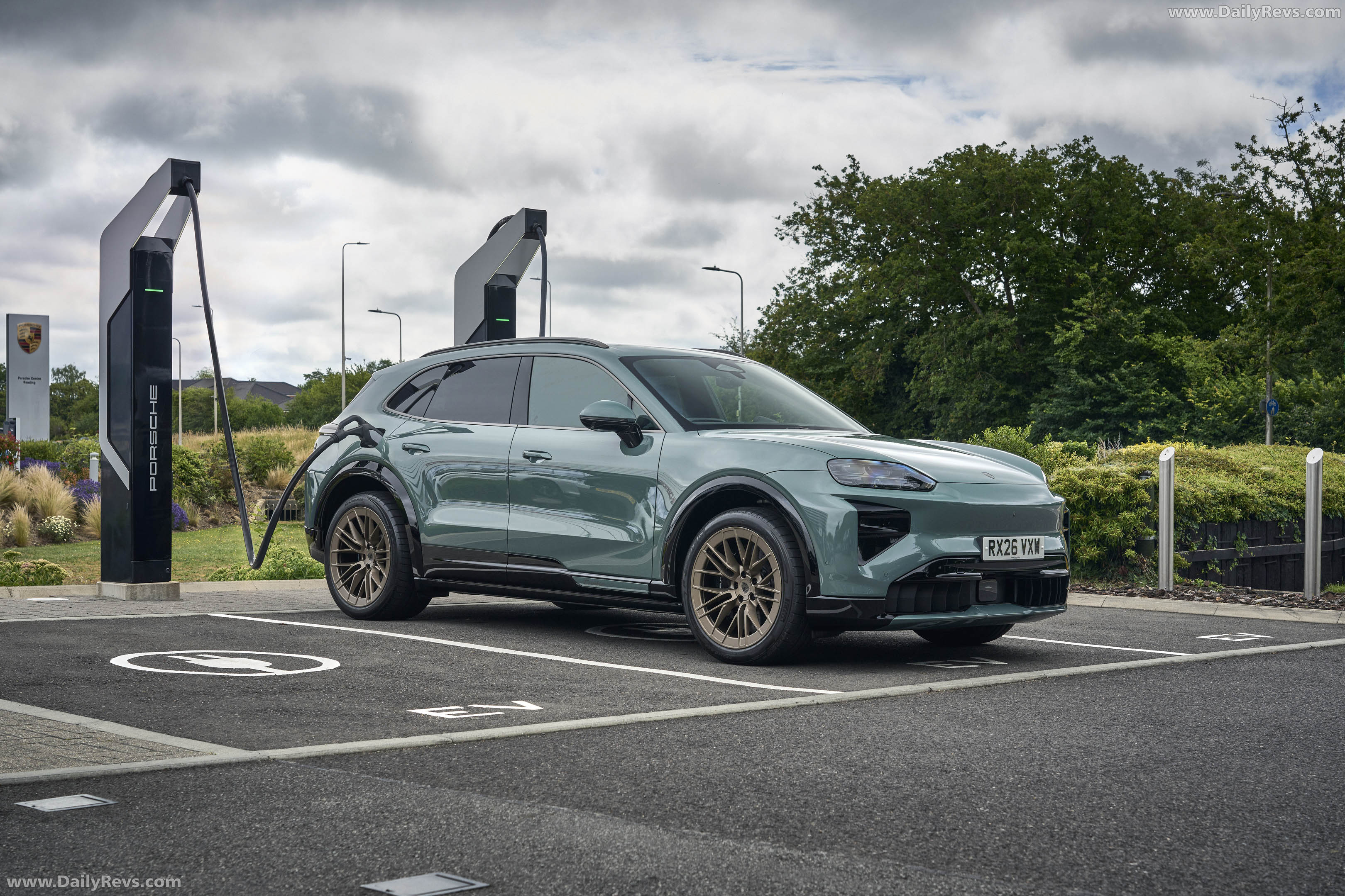 2027 Porsche Cayenne Turbo Electric E4 UK Version Front View