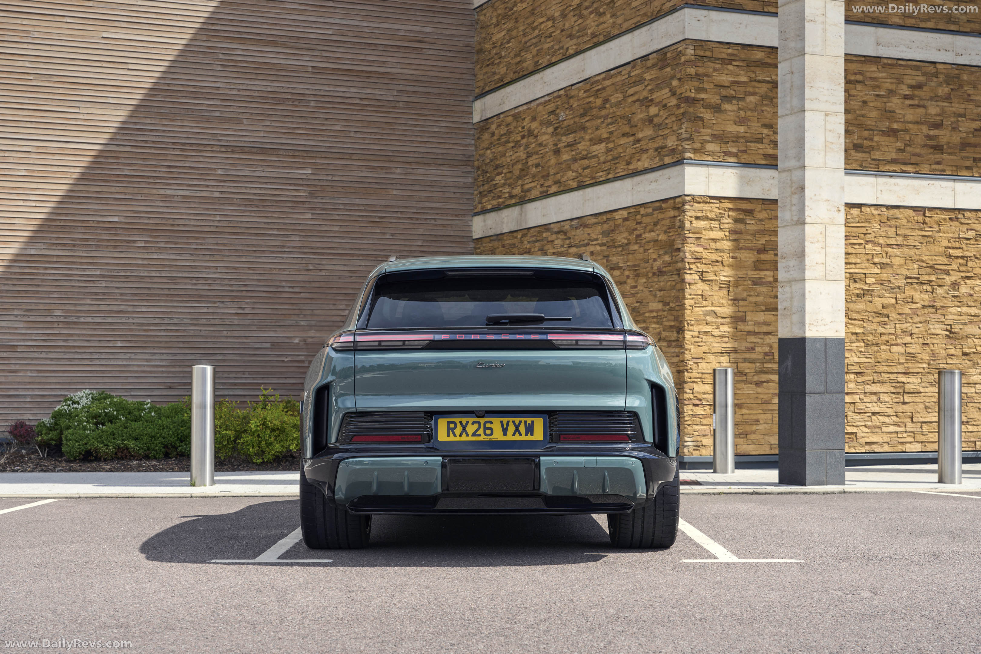 2027 Porsche Cayenne Turbo Electric E4 UK Version Rear View