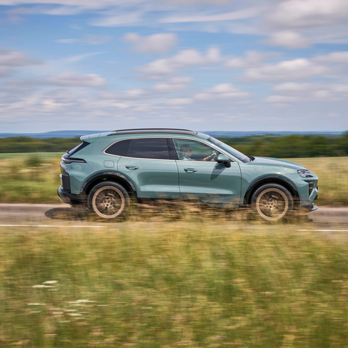 2027 Porsche Cayenne Turbo Electric E4 UK Version Side View