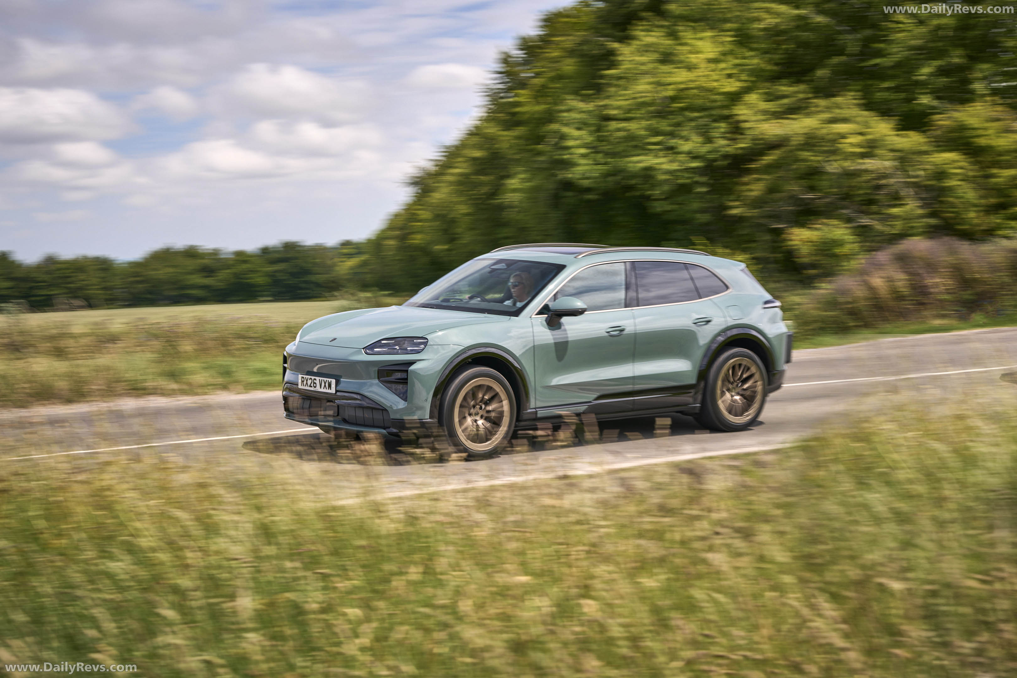 2027 Porsche Cayenne Turbo Electric E4 UK Version Side View