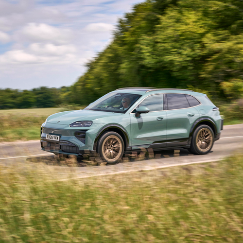2027 Porsche Cayenne Turbo Electric E4 UK Version Side View