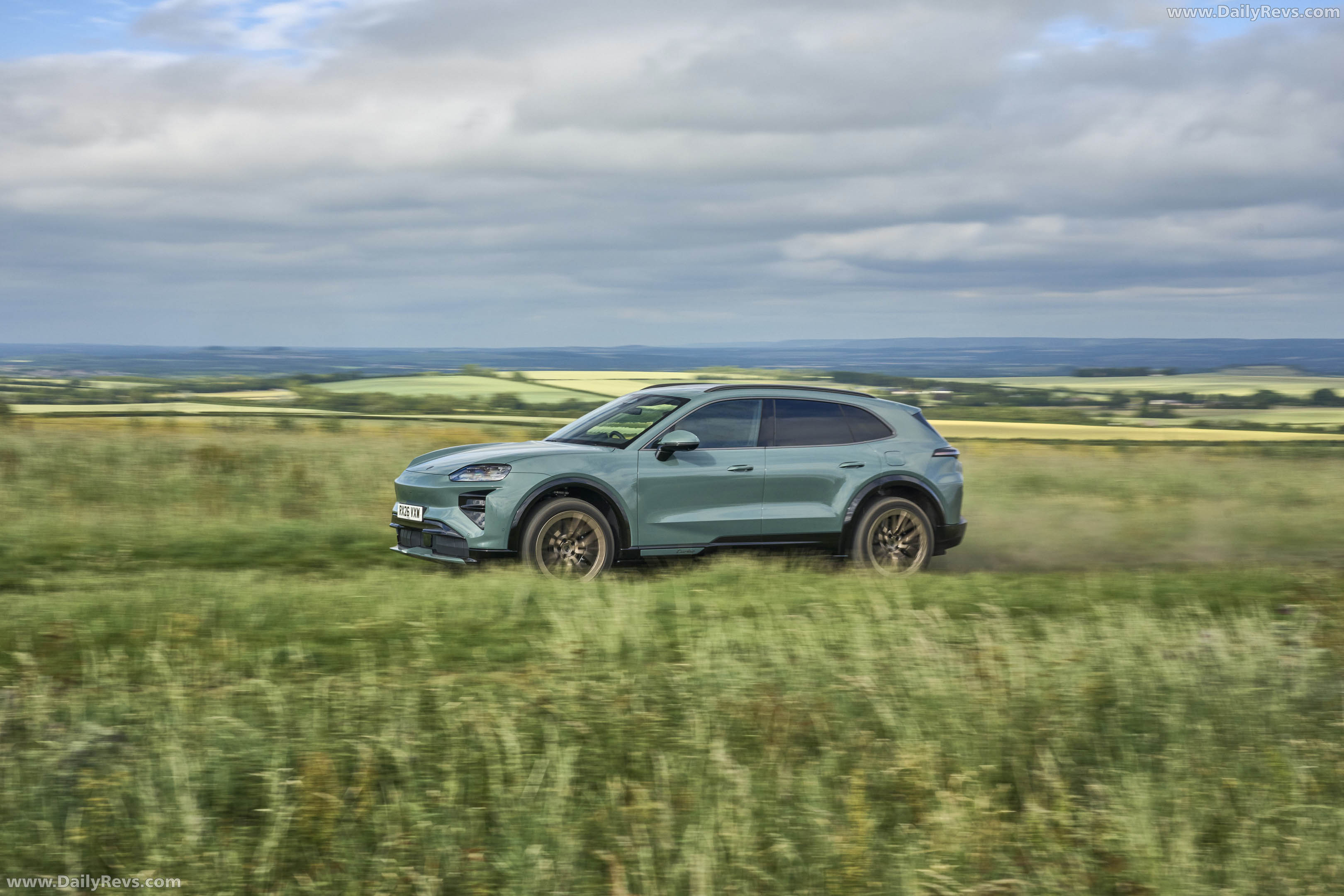 2027 Porsche Cayenne Turbo Electric E4 UK Version Side View