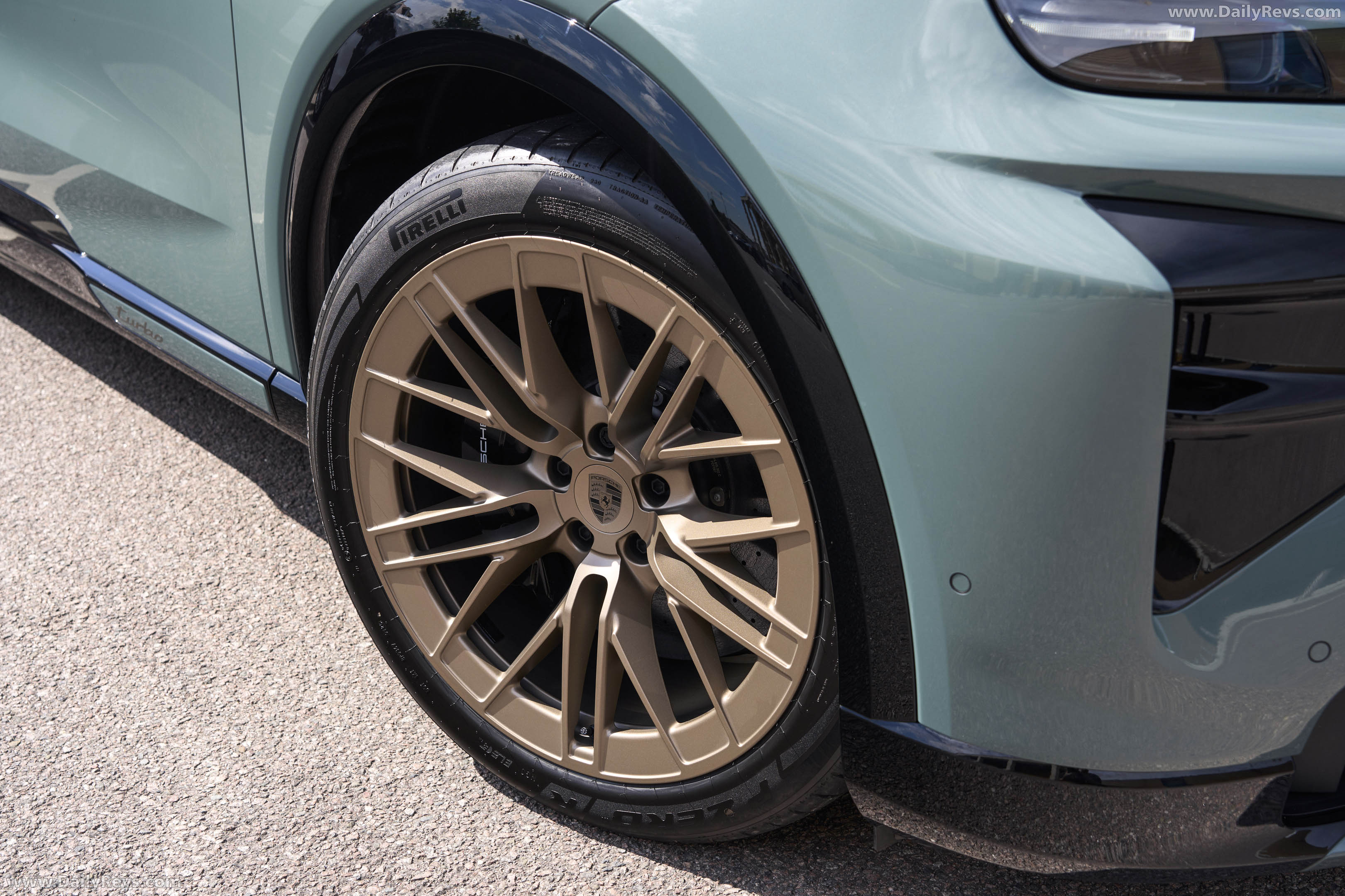 2027 Porsche Cayenne Turbo Electric E4 UK Version Exterior