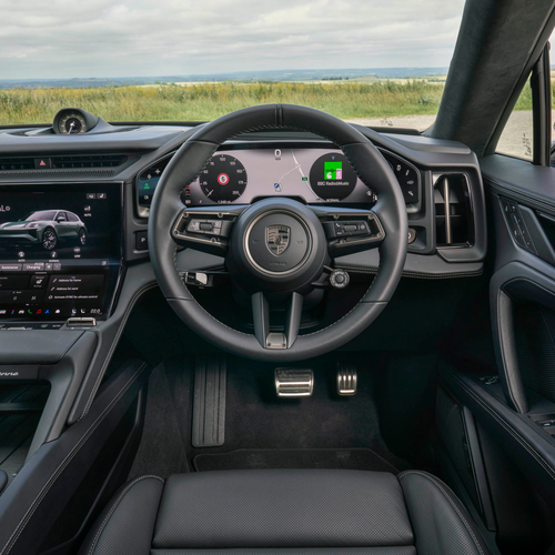 2027 Porsche Cayenne Turbo Electric E4 UK Version Interior