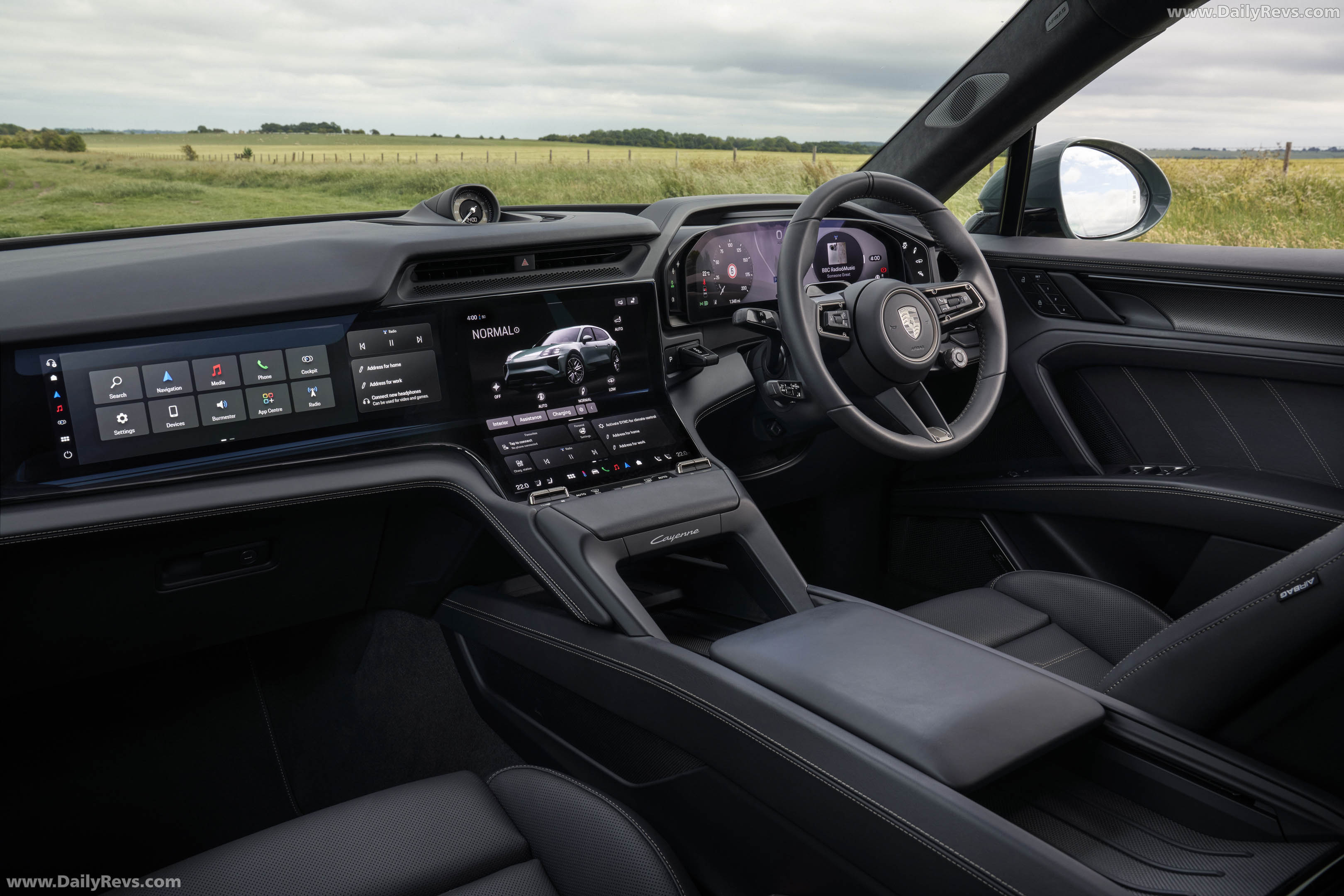 2027 Porsche Cayenne Turbo Electric E4 UK Version Interior