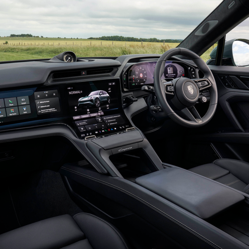2027 Porsche Cayenne Turbo Electric E4 UK Version Interior