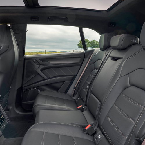 2027 Porsche Cayenne Turbo Electric E4 UK Version Interior