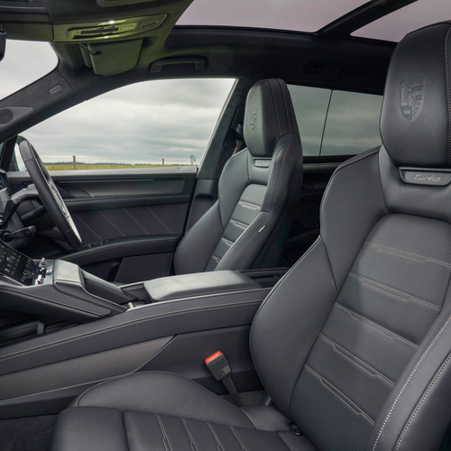 2027 Porsche Cayenne Turbo Electric E4 UK Version Interior