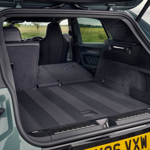 2027 Porsche Cayenne Turbo Electric E4 UK Version Interior