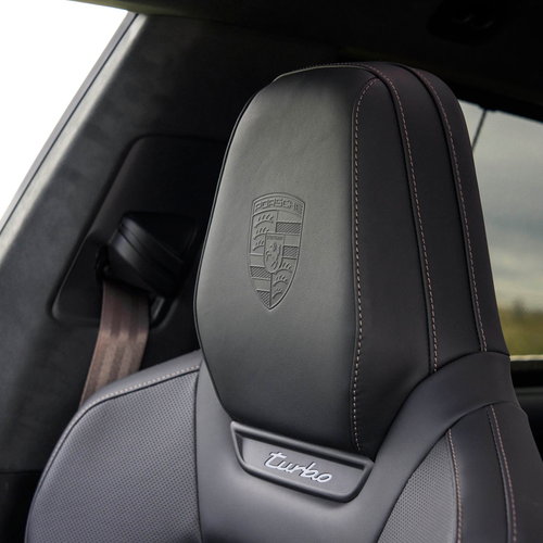 2027 Porsche Cayenne Turbo Electric E4 UK Version Interior