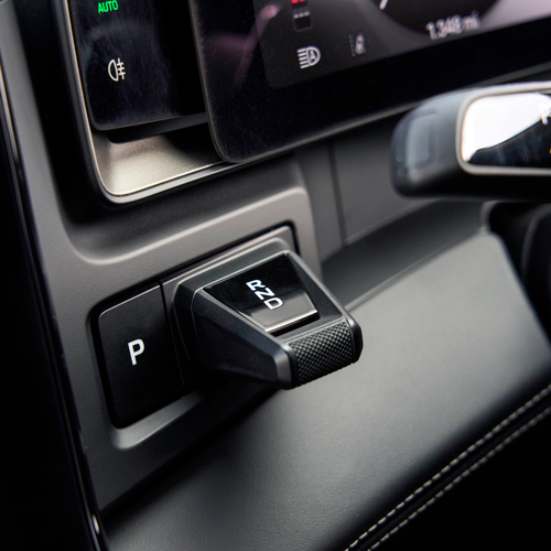 2027 Porsche Cayenne Turbo Electric E4 UK Version Interior