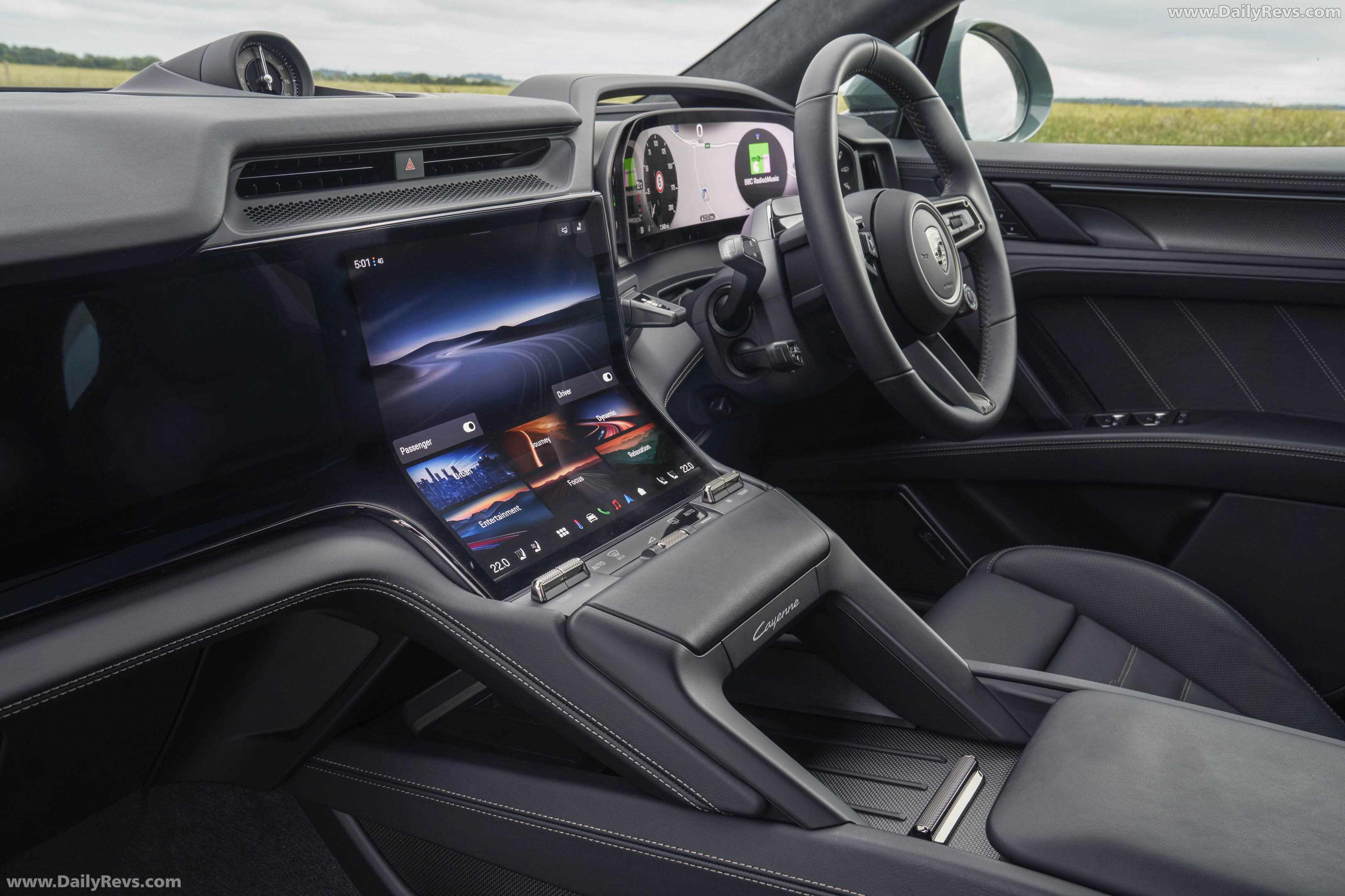 2027 Porsche Cayenne Turbo Electric E4 UK Version Interior