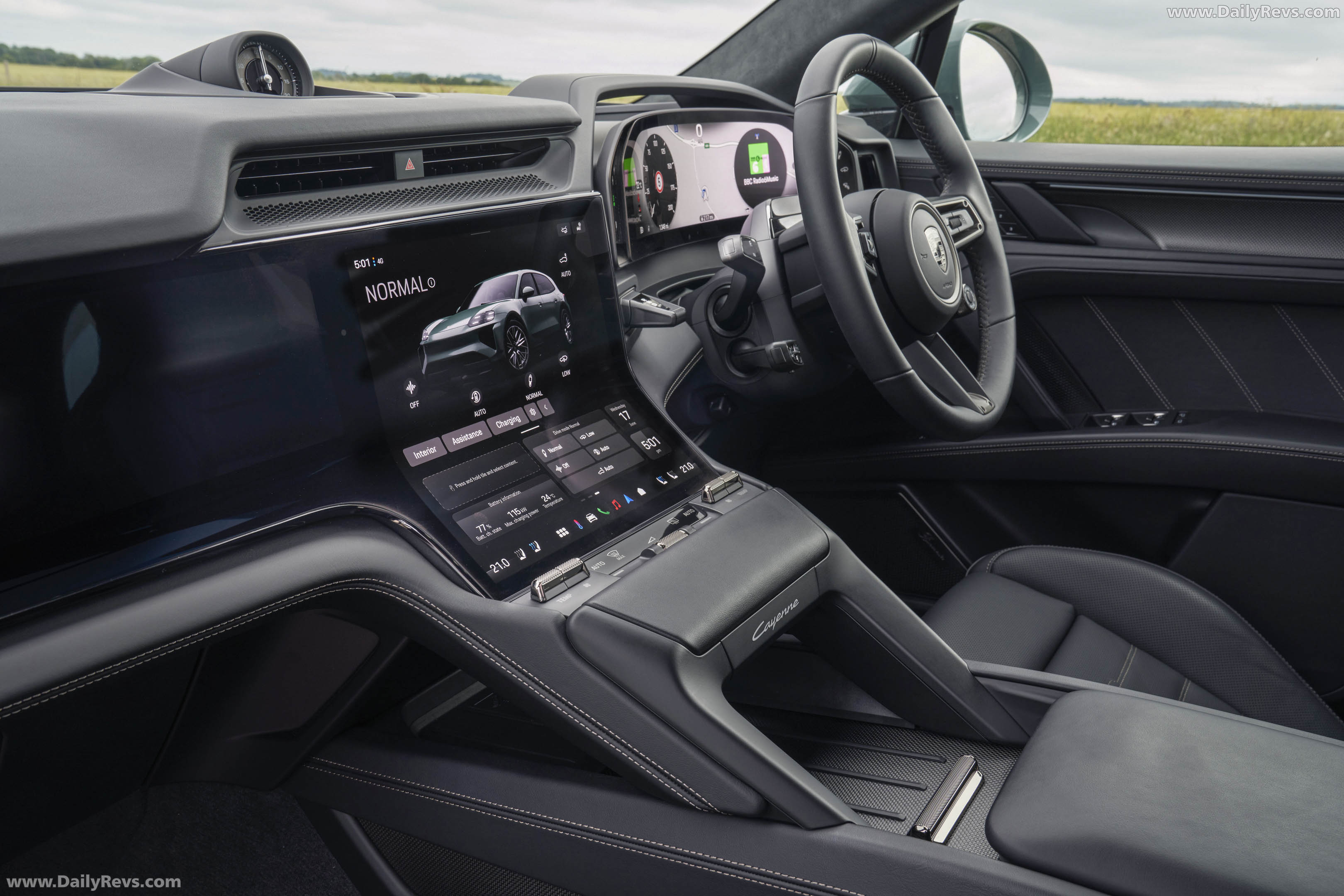 2027 Porsche Cayenne Turbo Electric E4 UK Version Interior