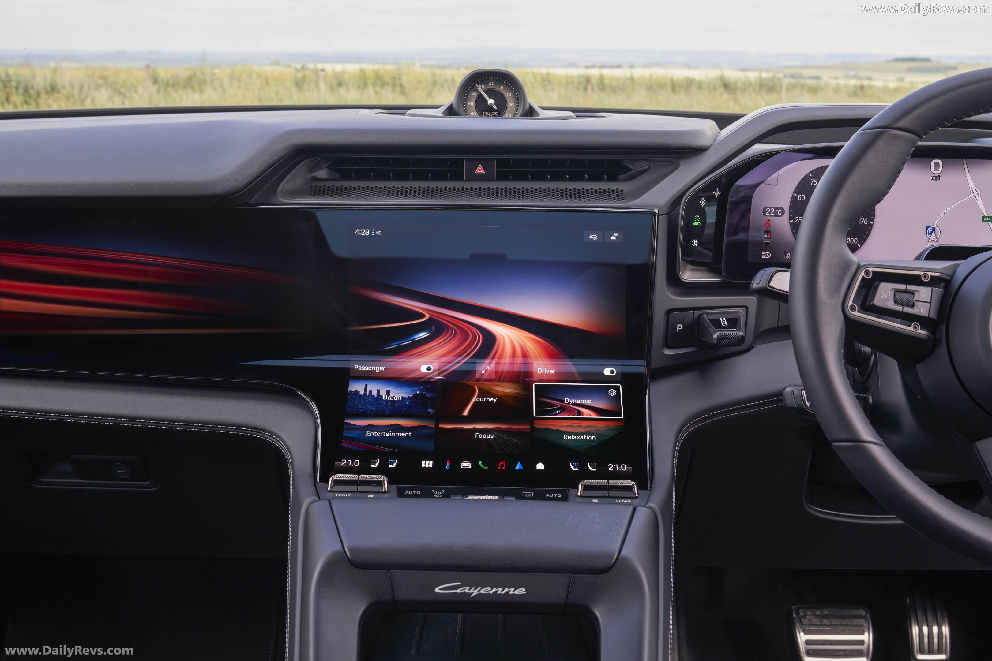 2027 Porsche Cayenne Turbo Electric E4 UK Version Interior