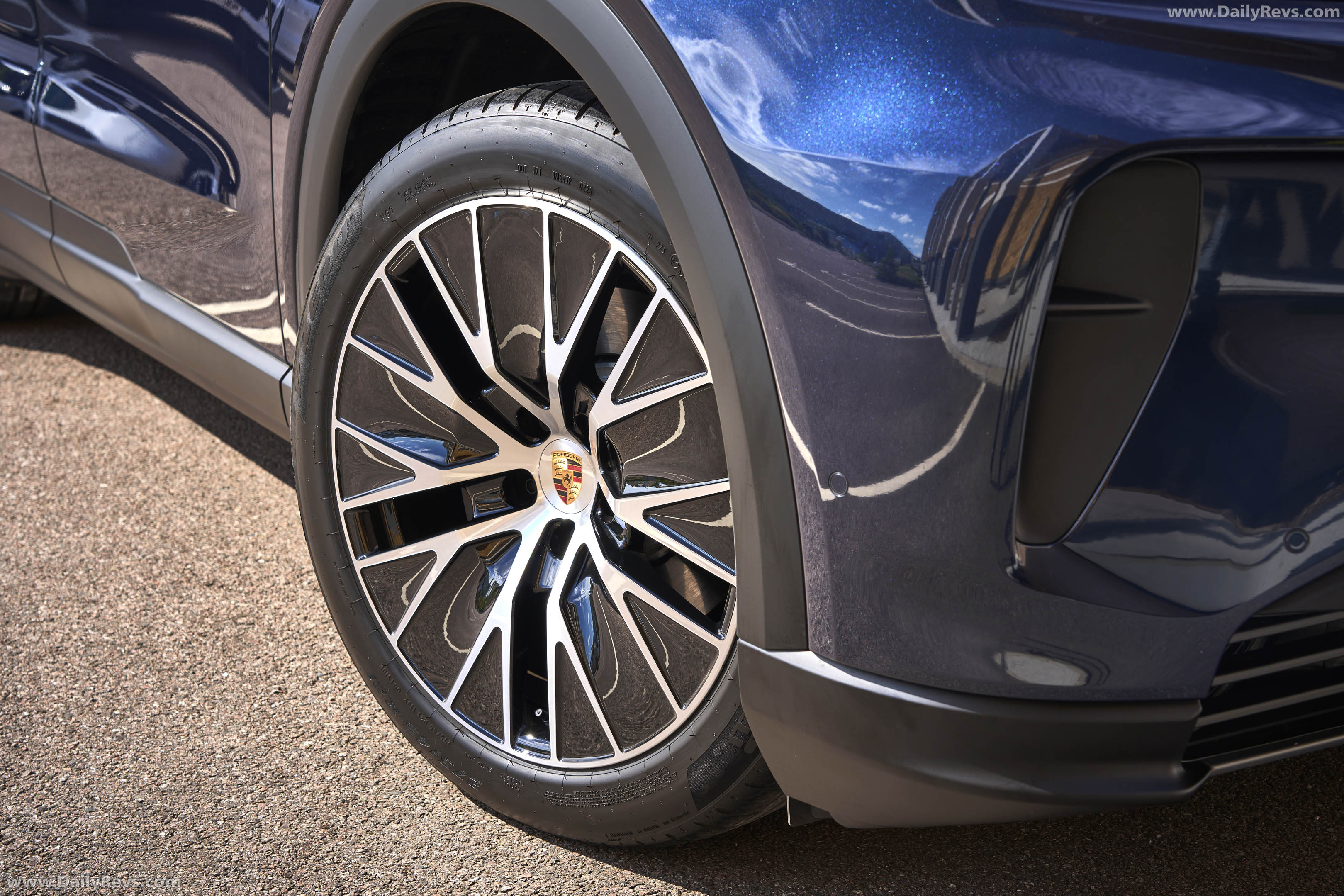 2027 Porsche Cayenne Electric E4 UK Version Exterior