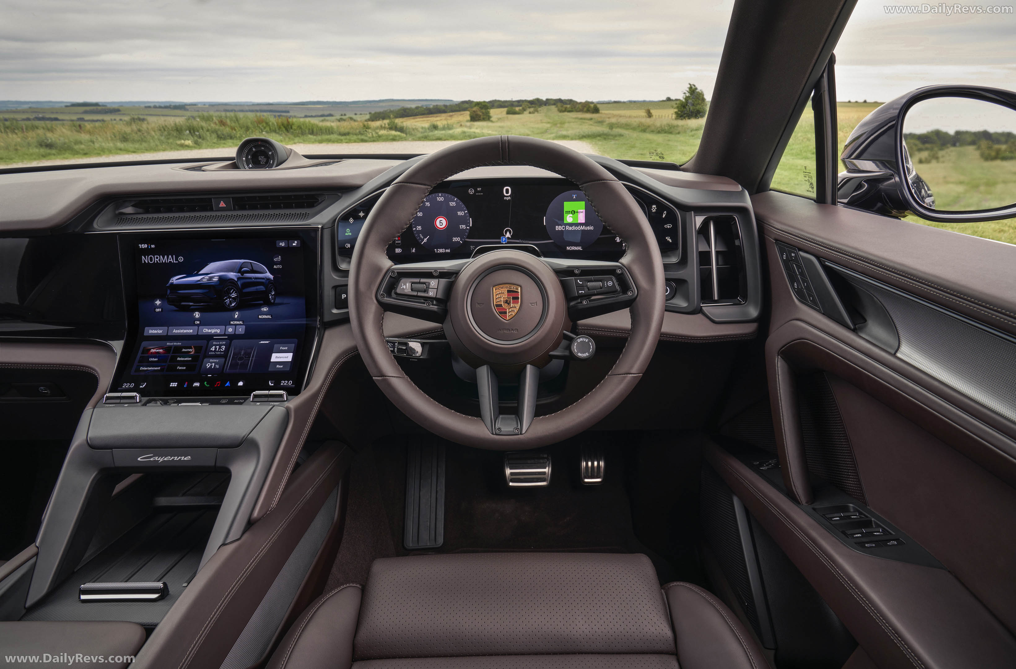 2027 Porsche Cayenne Electric E4 UK Version Interior