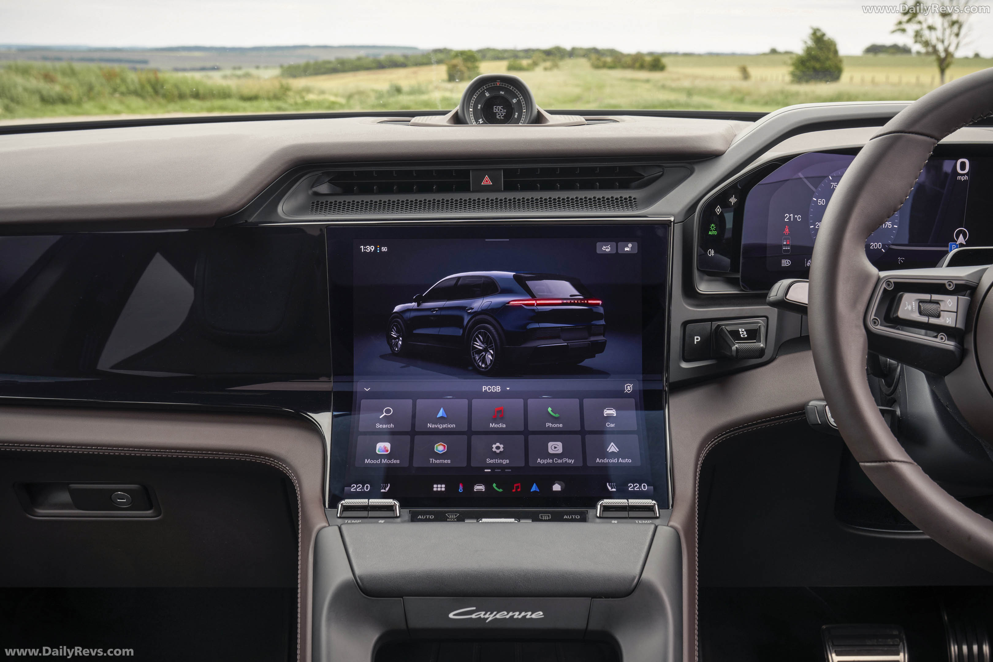 2027 Porsche Cayenne Electric E4 UK Version Interior