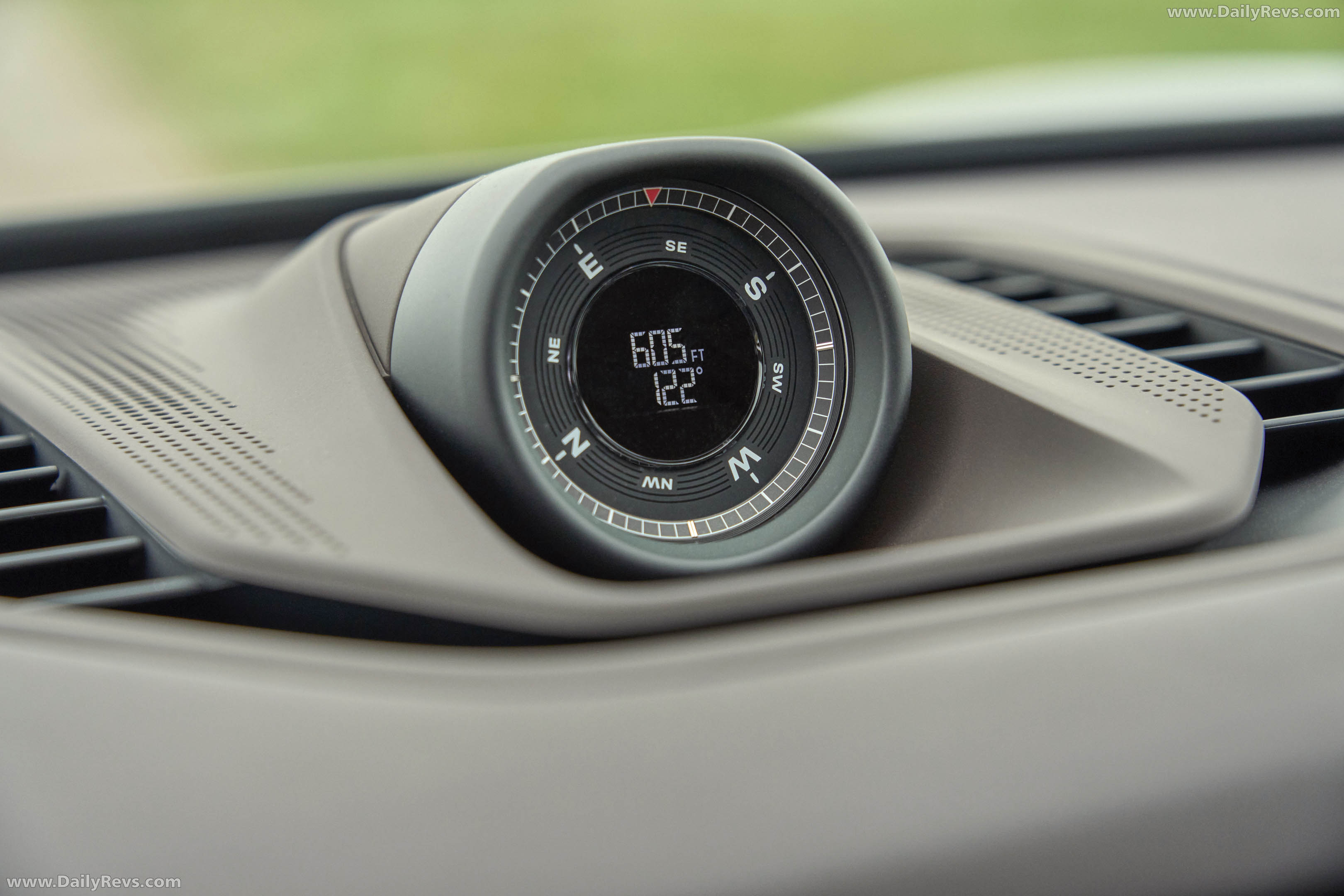 2027 Porsche Cayenne Electric E4 UK Version Interior