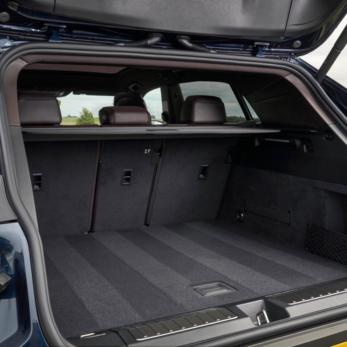 2027 Porsche Cayenne Electric E4 UK Version Interior