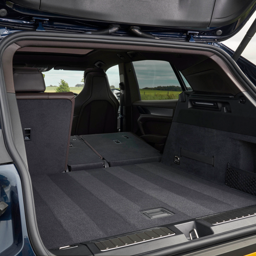 2027 Porsche Cayenne Electric E4 UK Version Interior