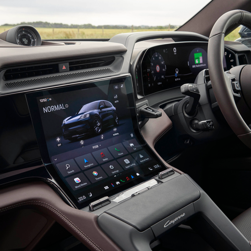 2027 Porsche Cayenne Electric E4 UK Version Interior