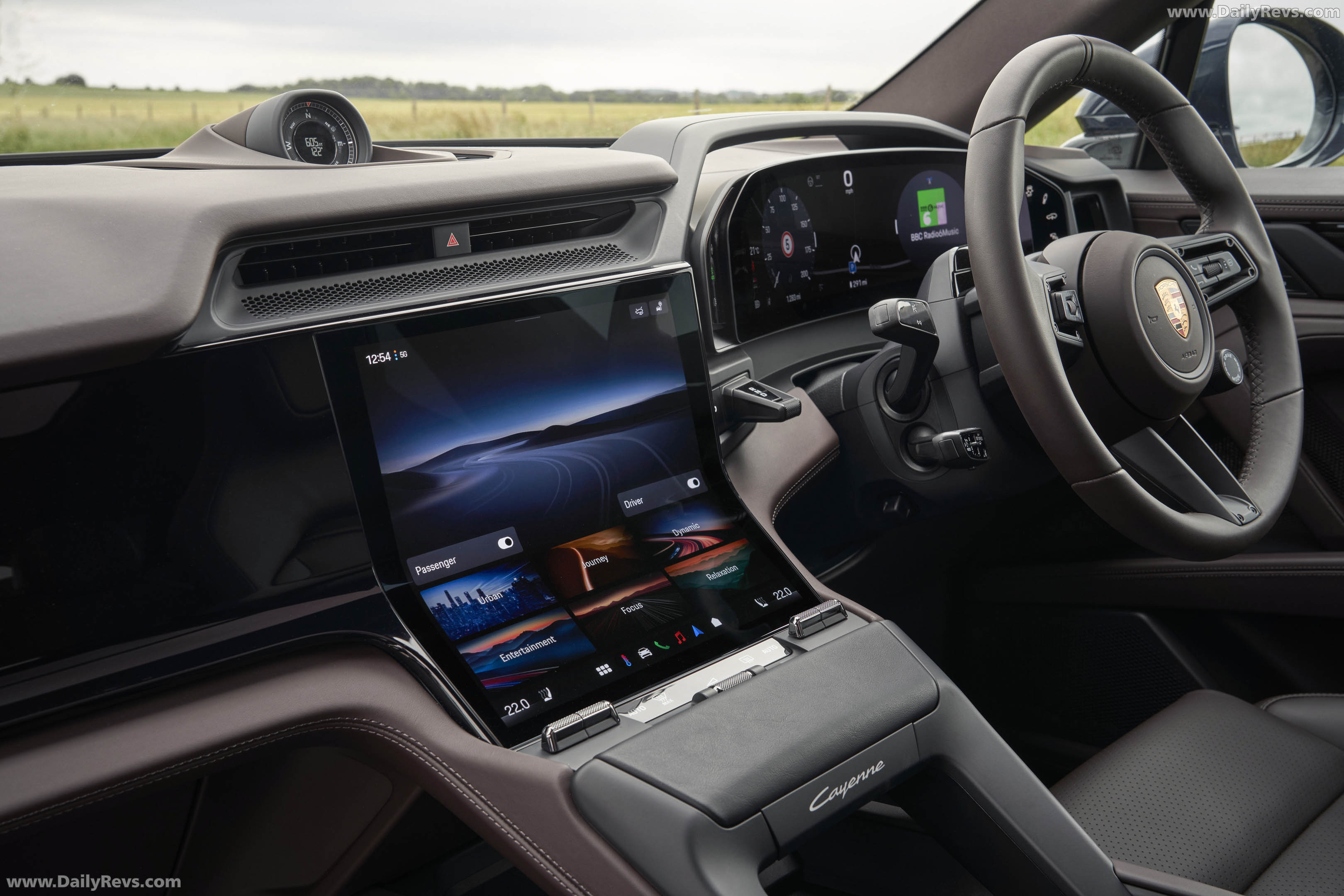 2027 Porsche Cayenne Electric E4 UK Version Interior