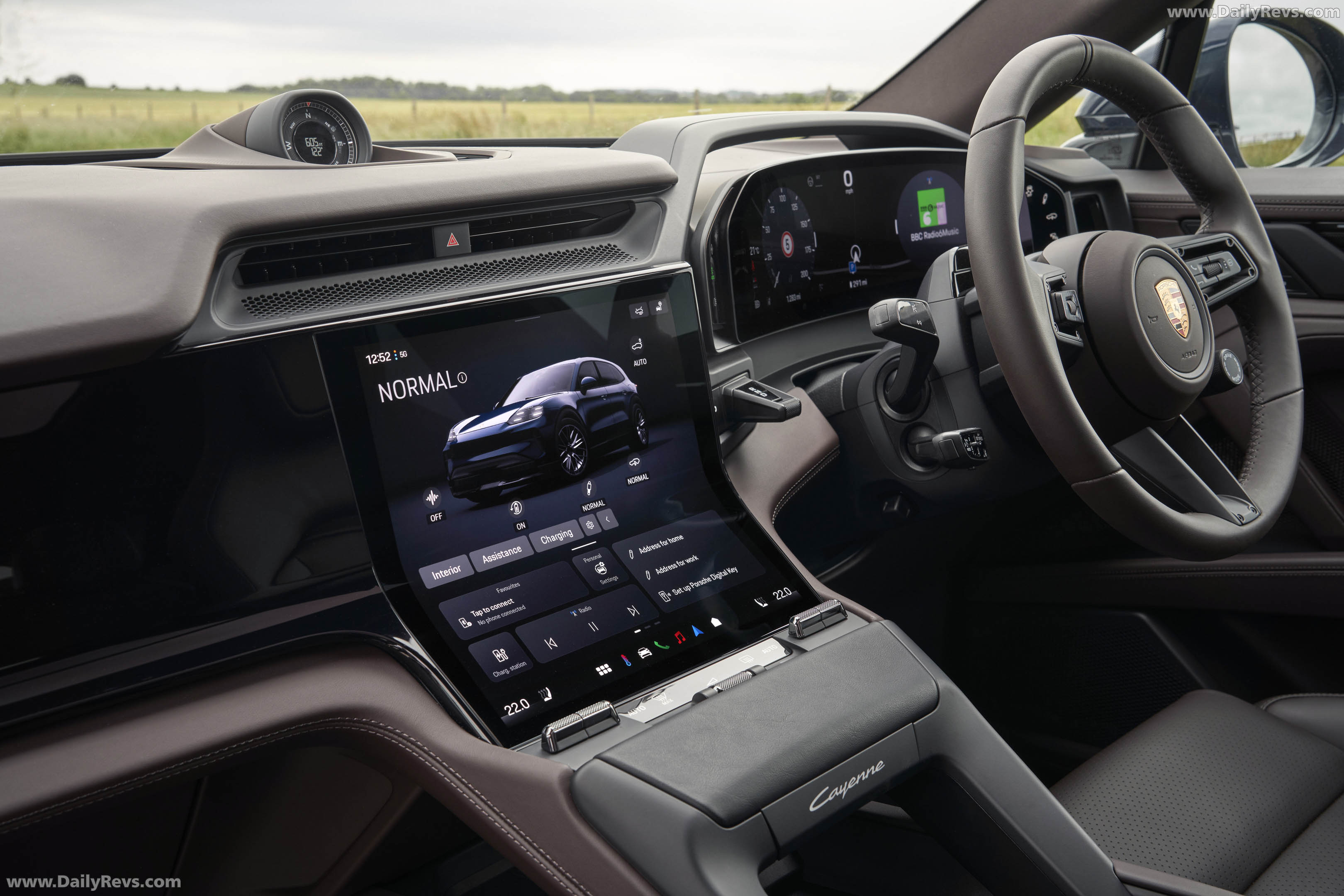 2027 Porsche Cayenne Electric E4 UK Version Interior