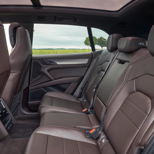 2027 Porsche Cayenne Electric E4 UK Version Interior