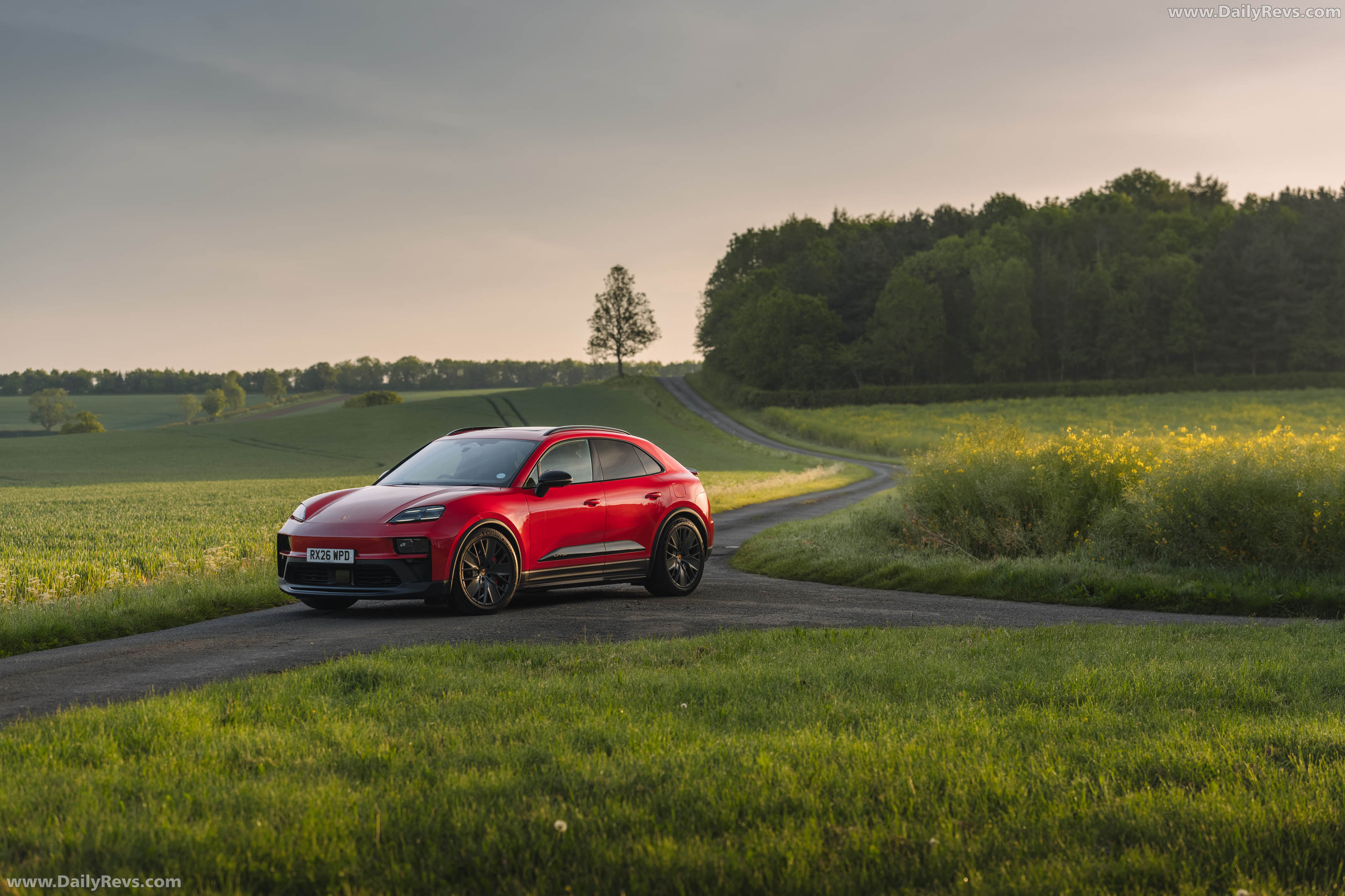 2026 Porsche Macan GTS H2 UK Version Front View