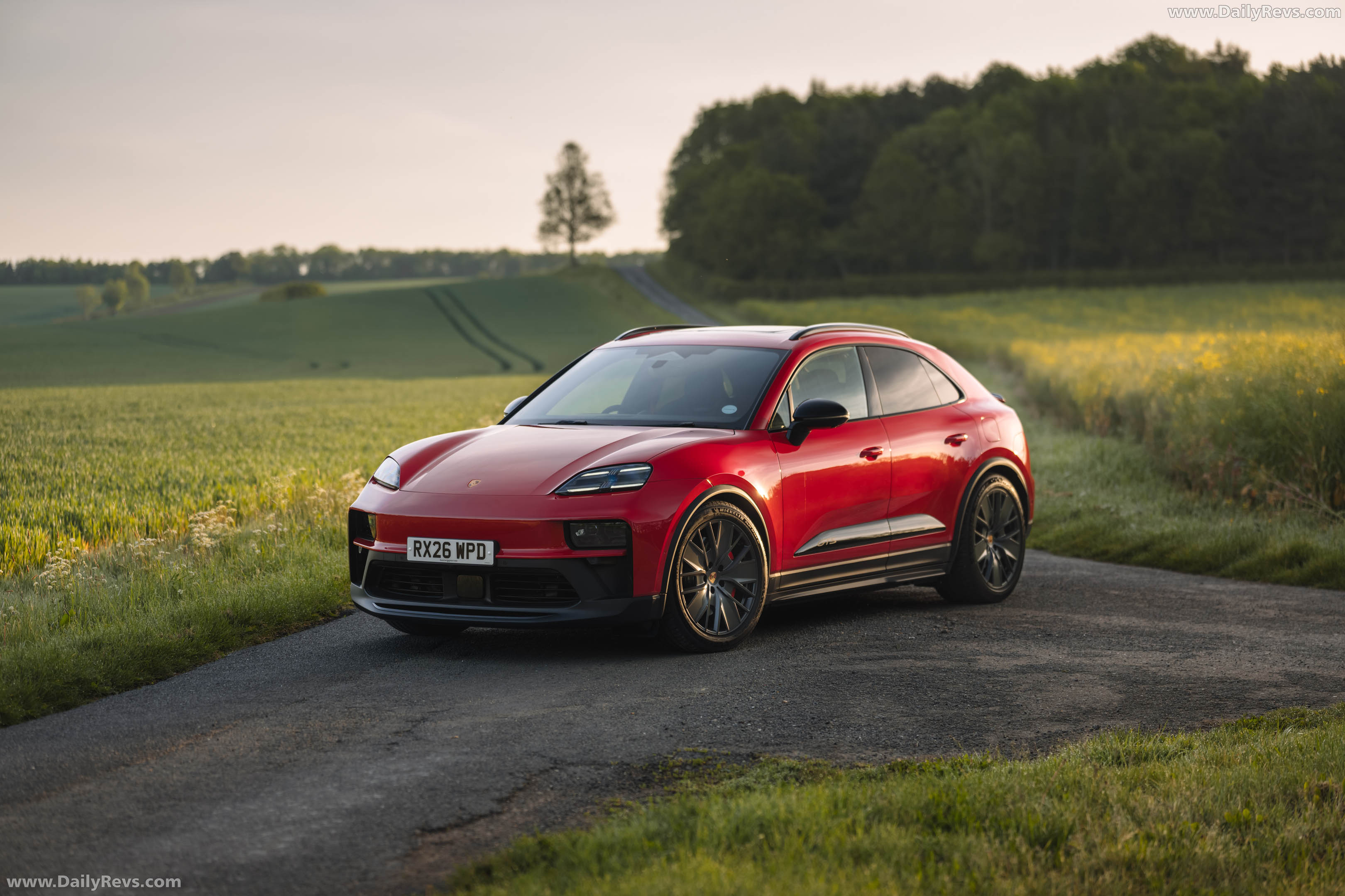 2026 Porsche Macan GTS H2 UK Version Front View