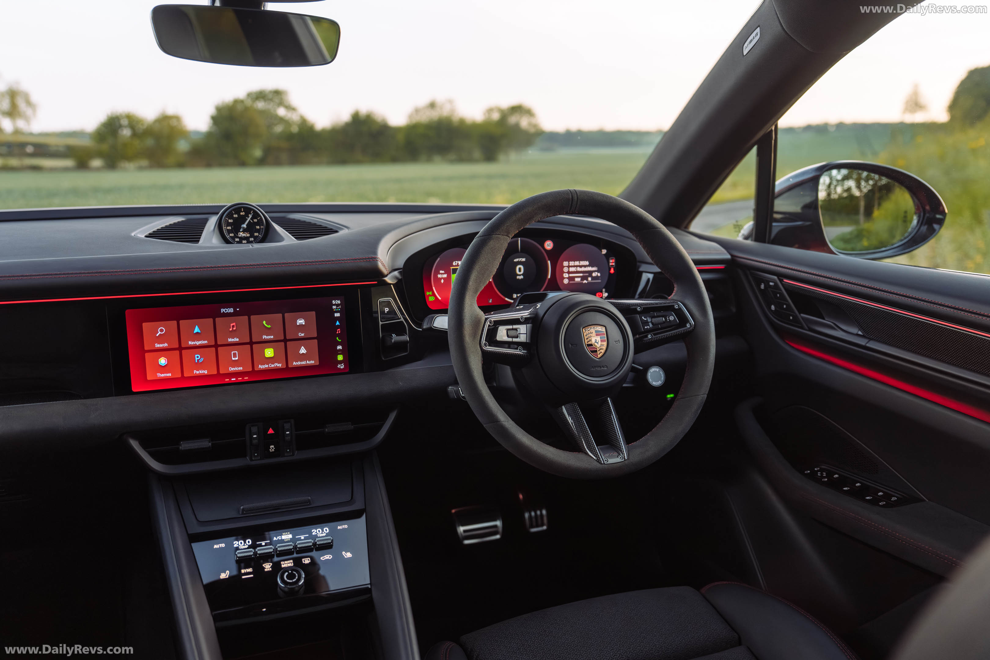 2026 Porsche Macan GTS H2 UK Version Interior