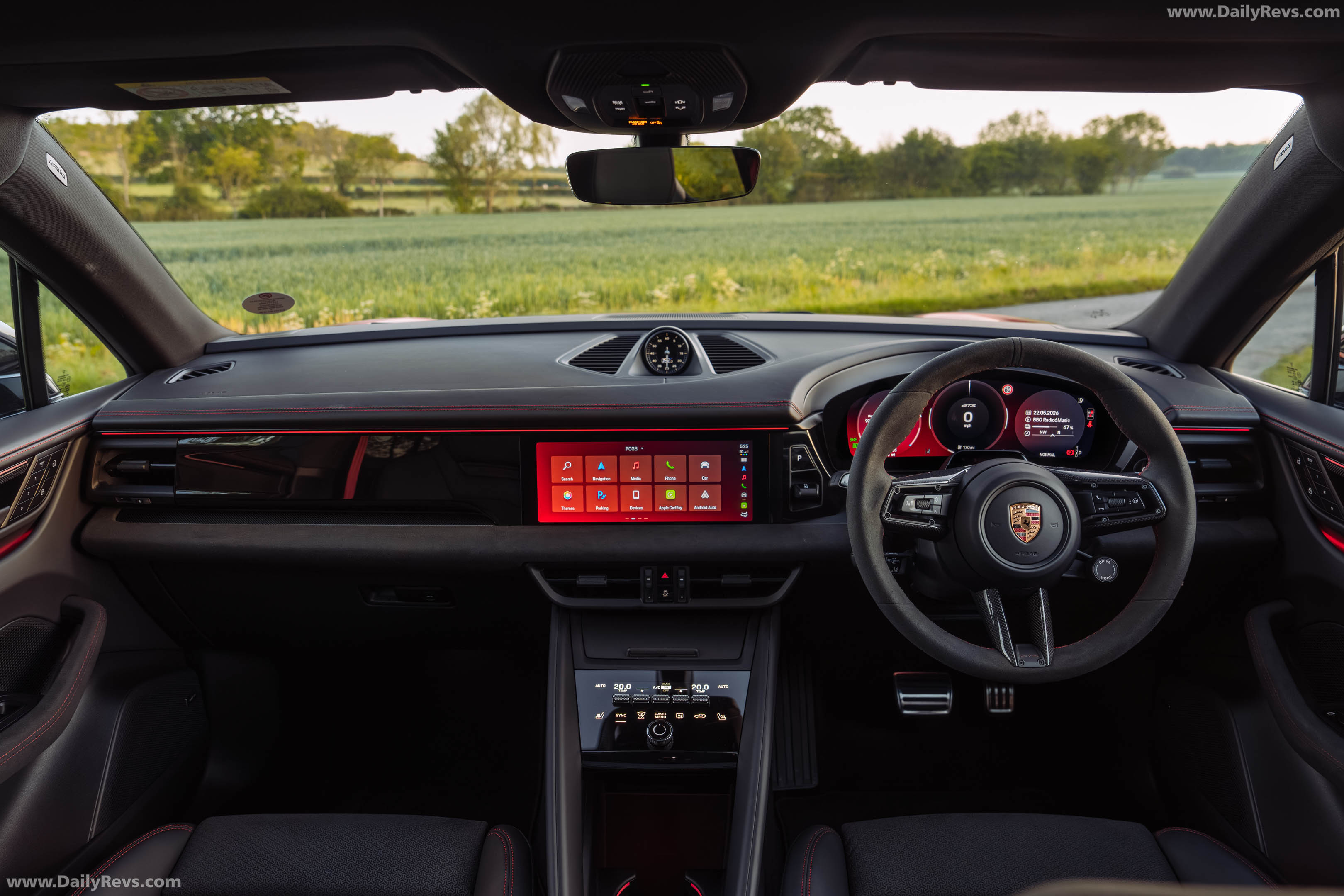 2026 Porsche Macan GTS H2 UK Version Interior