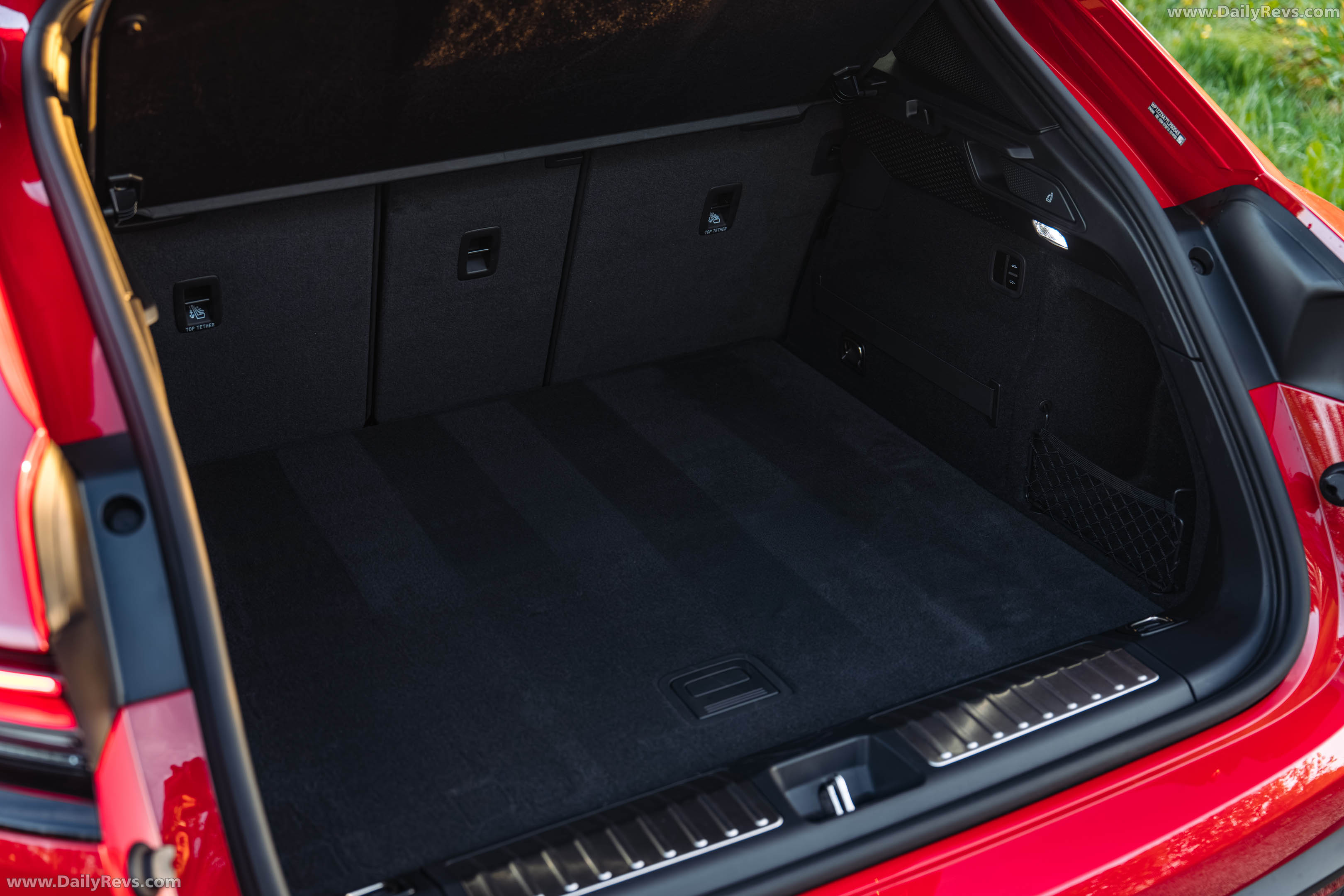 2026 Porsche Macan GTS H2 UK Version Interior