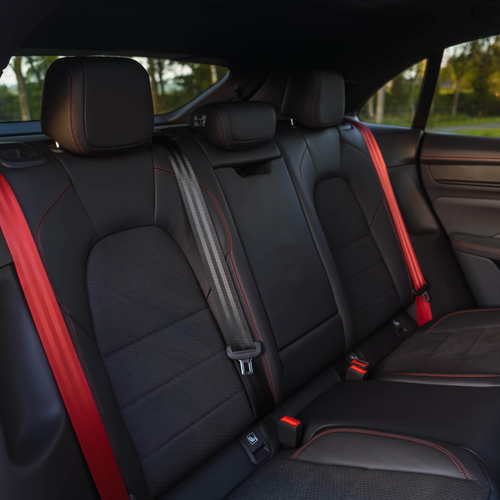 2026 Porsche Macan GTS H2 UK Version Interior