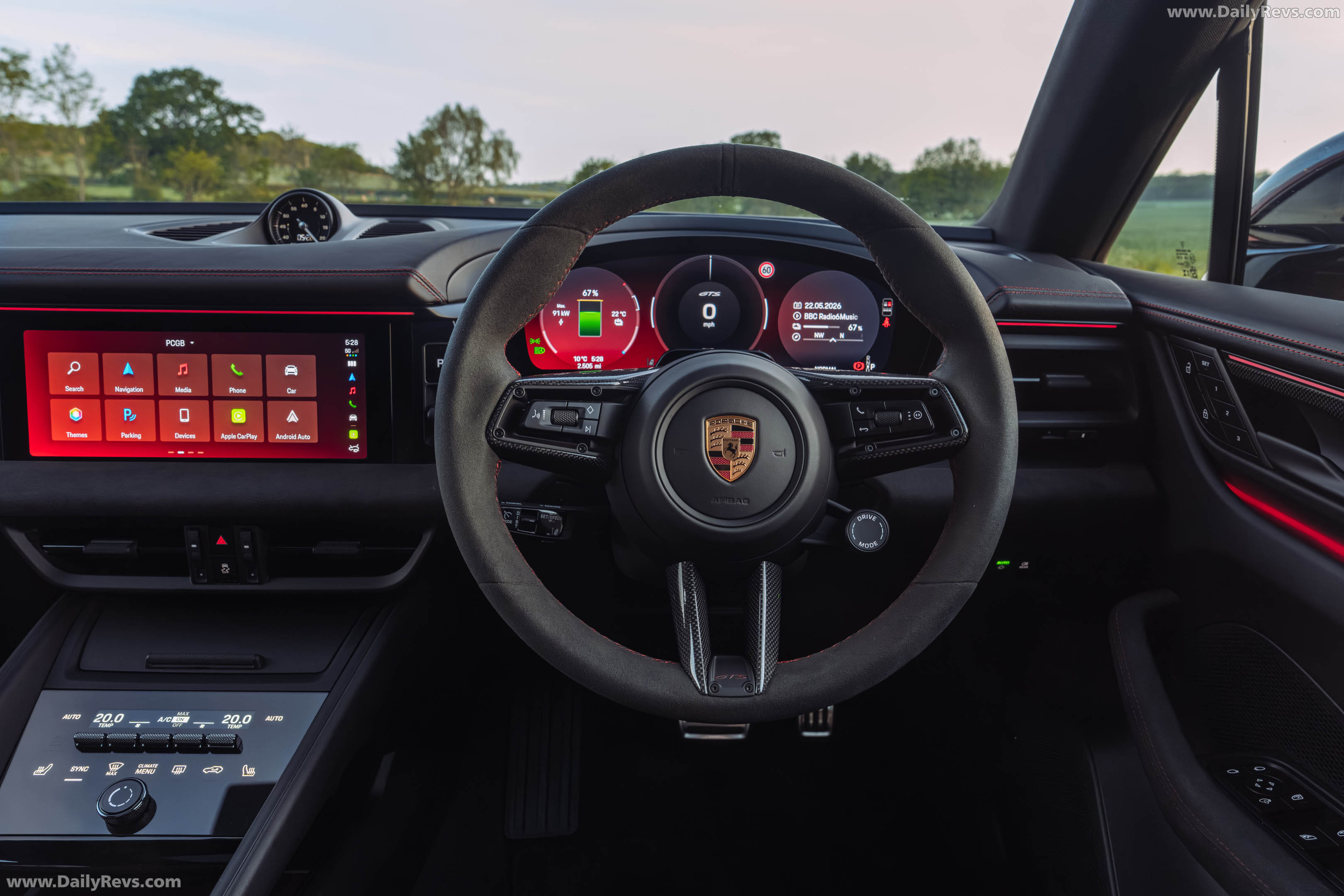 2026 Porsche Macan GTS H2 UK Version Interior