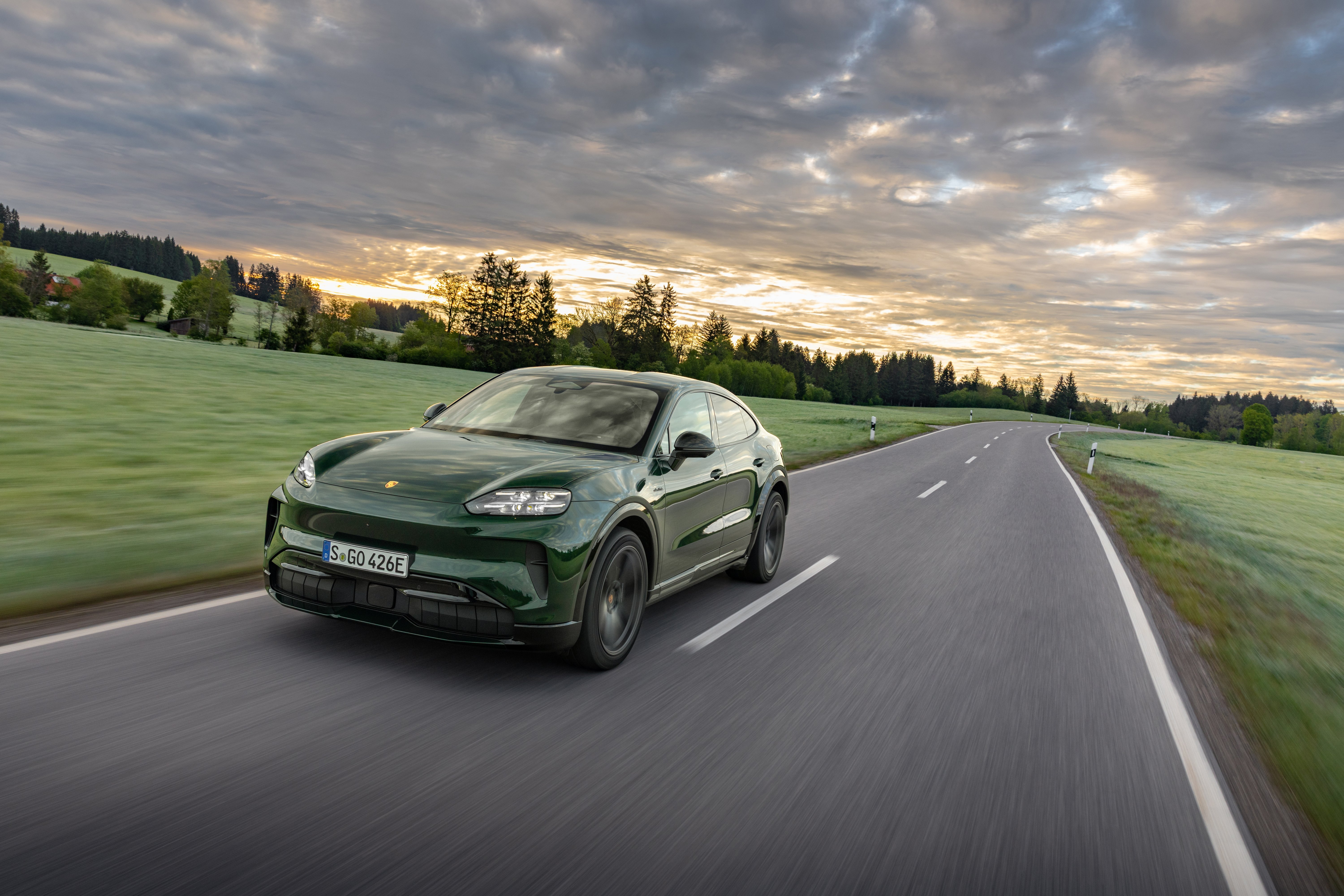 2027 Porsche Cayenne S Coupe Electric E4 Oak Green Front View