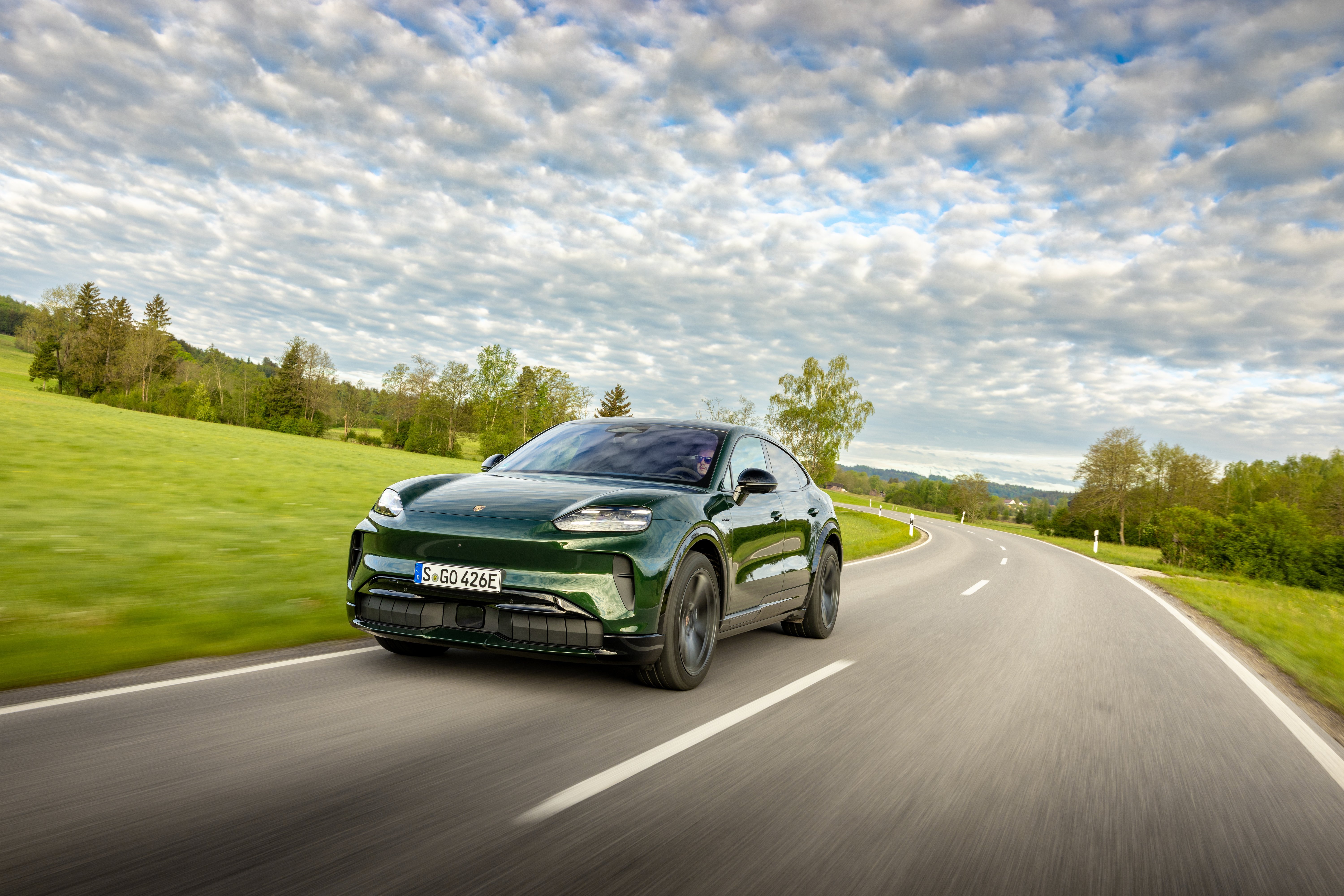 2027 Porsche Cayenne S Coupe Electric E4 Oak Green Front View