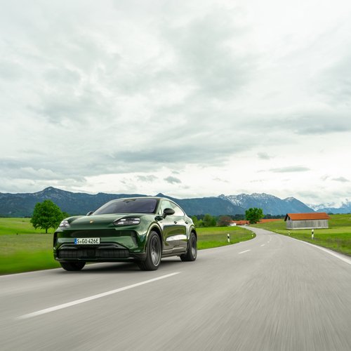 2027 Porsche Cayenne S Coupe Electric E4 Oak Green Front View