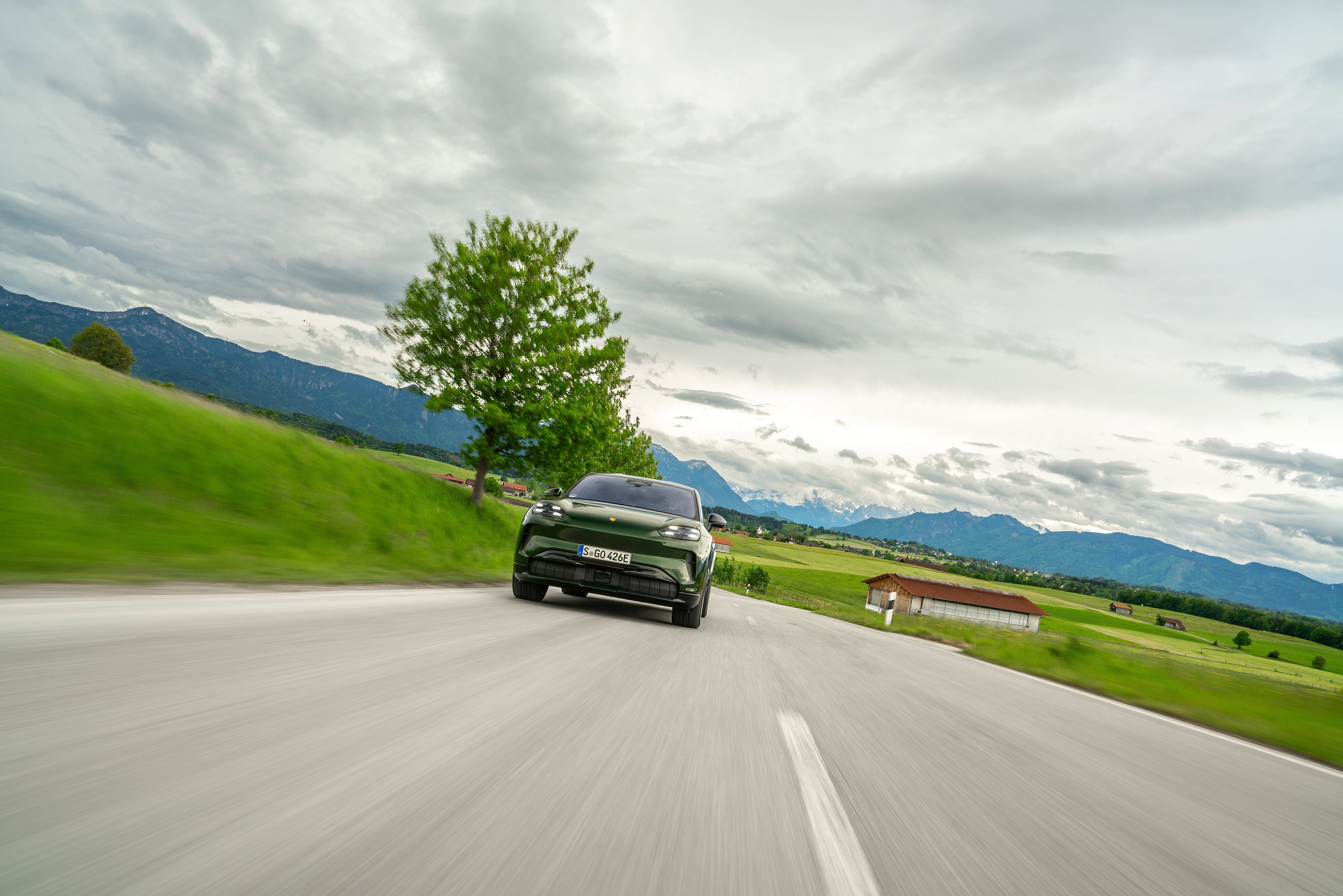 2027 Porsche Cayenne S Coupe Electric E4 Oak Green Front View