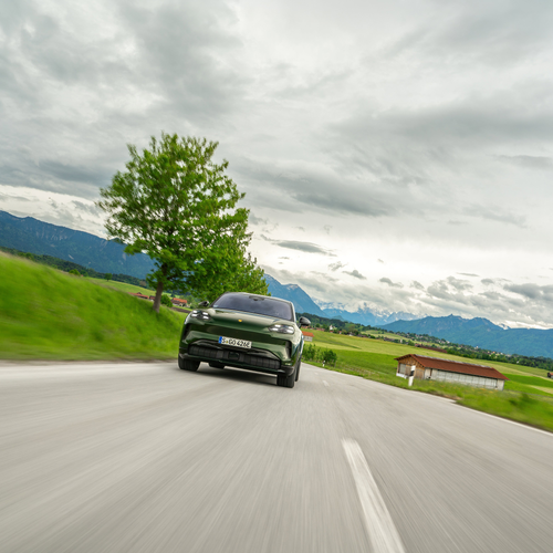 2027 Porsche Cayenne S Coupe Electric E4 Oak Green Front View