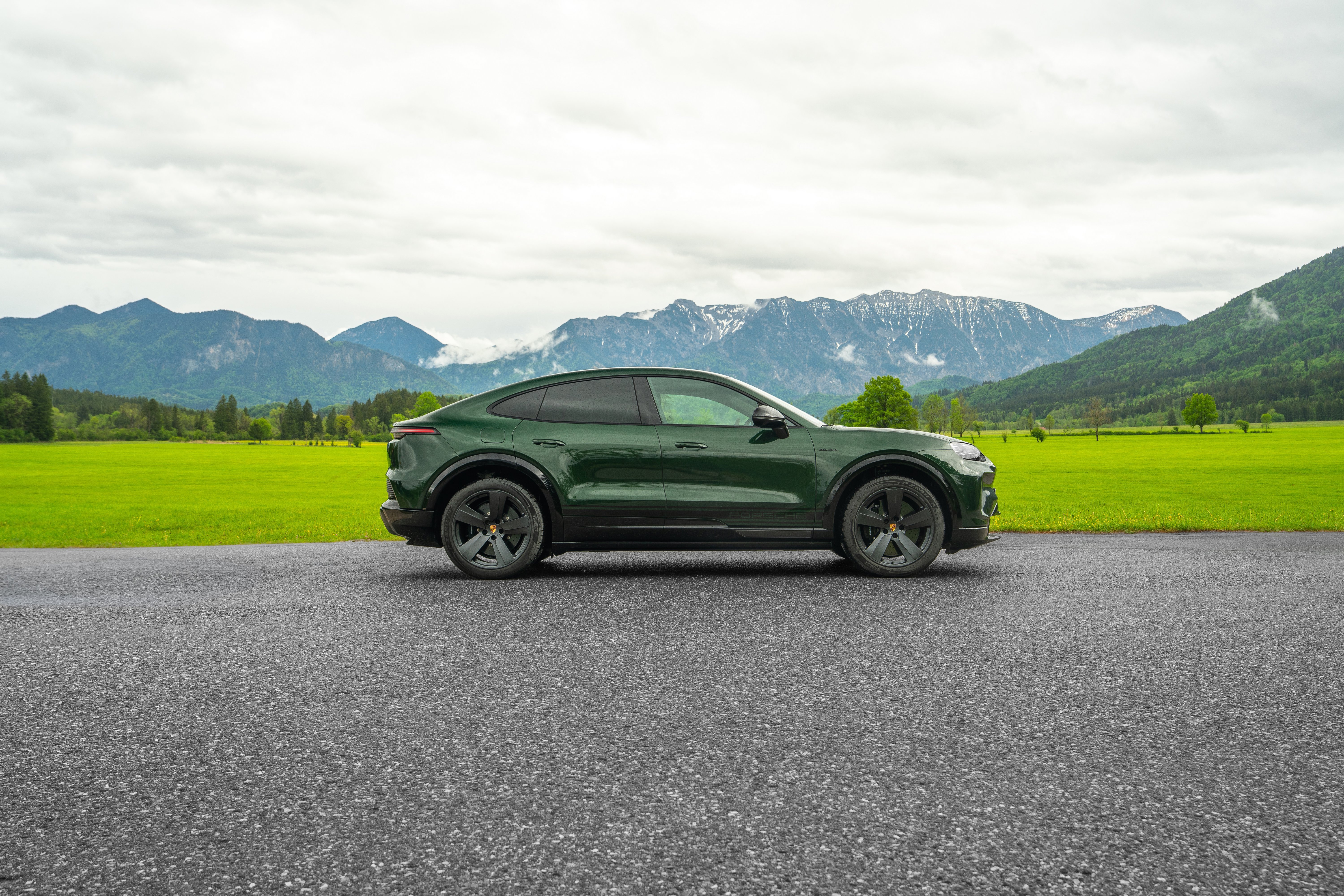 2027 Porsche Cayenne S Coupe Electric E4 Oak Green Side View